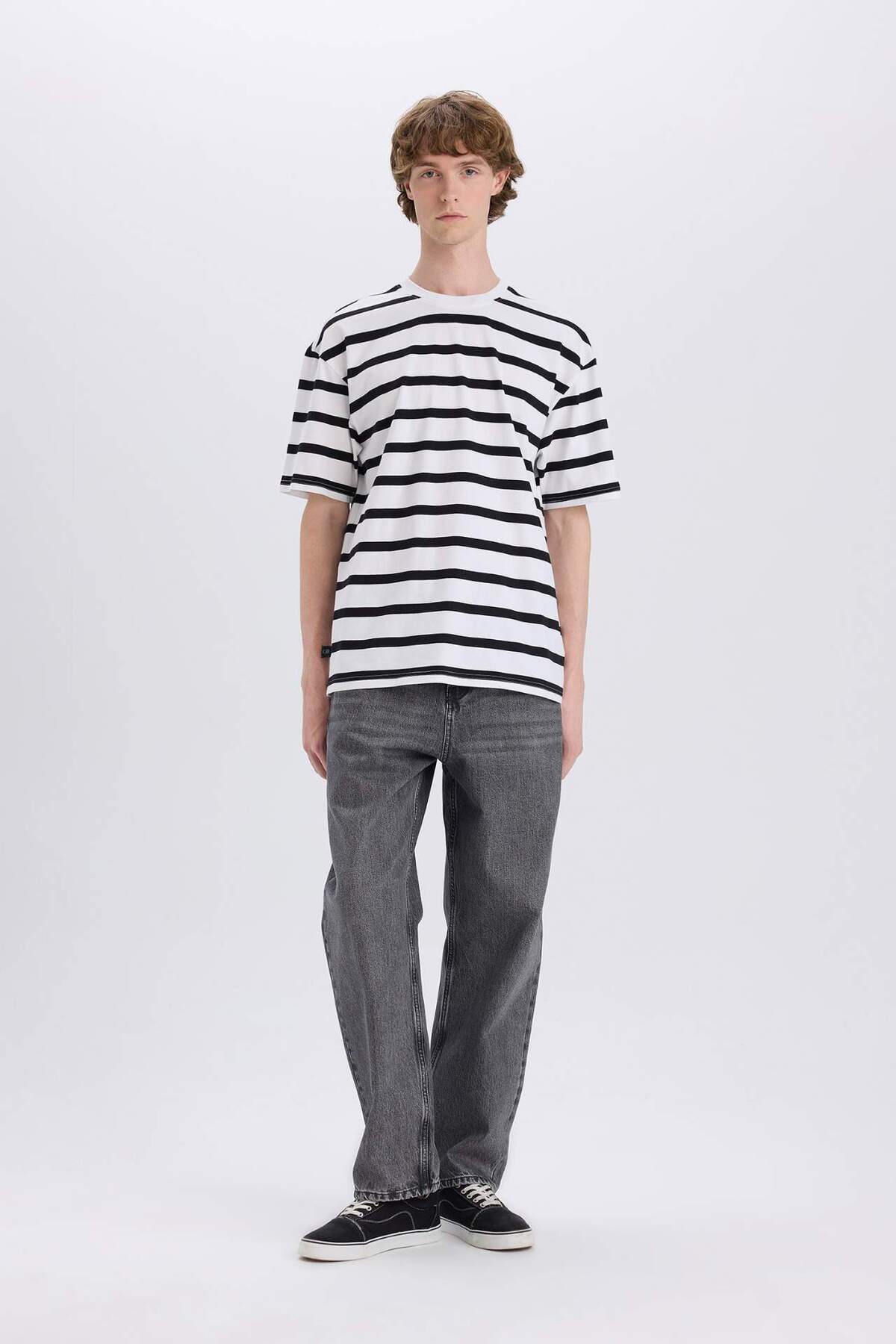 DeFacto-100% Cotton Boxy Fit Crew Neck Striped Short Sleeve T-Shirt E1160Ax25Sm 2
