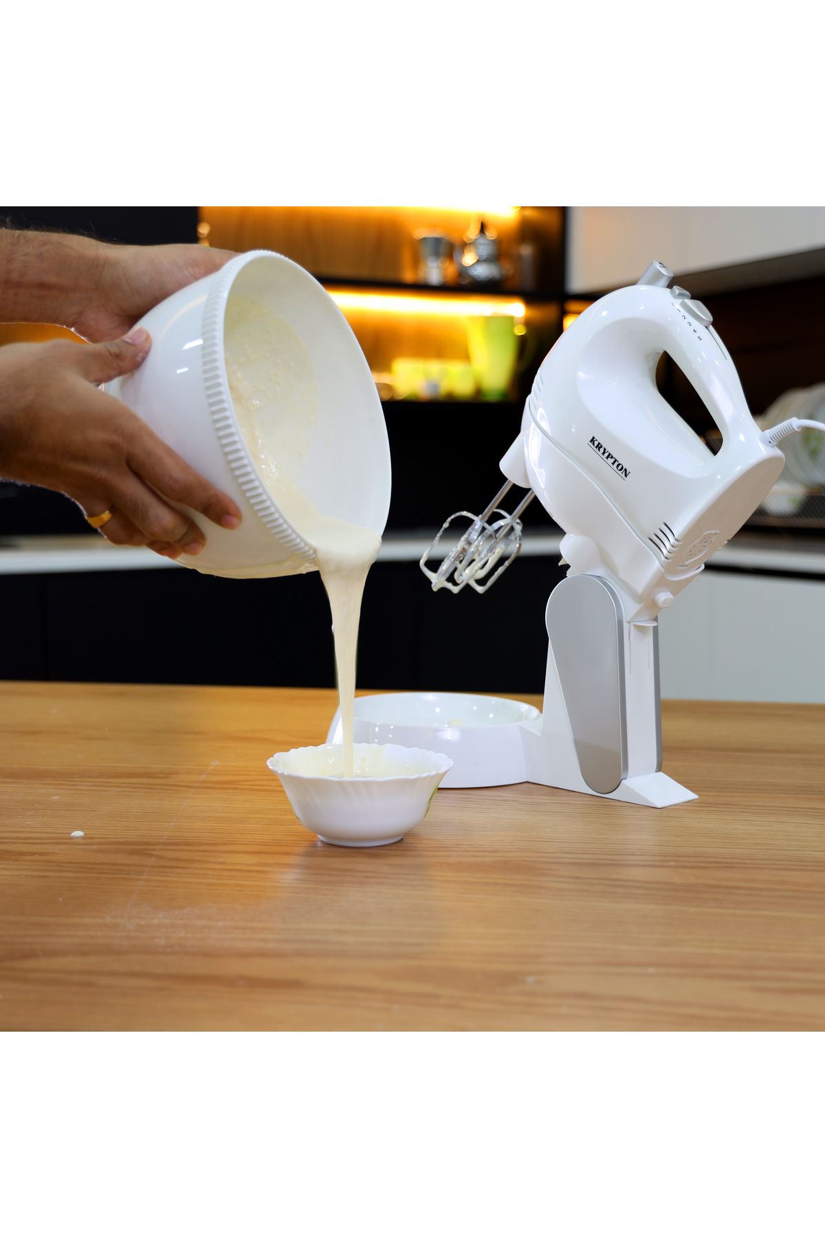 KRYPTON-250w Stand Mixer With Rotating Bowl, 5 Speeds, Beaters & Dough Hooks For Easy Mixing 3