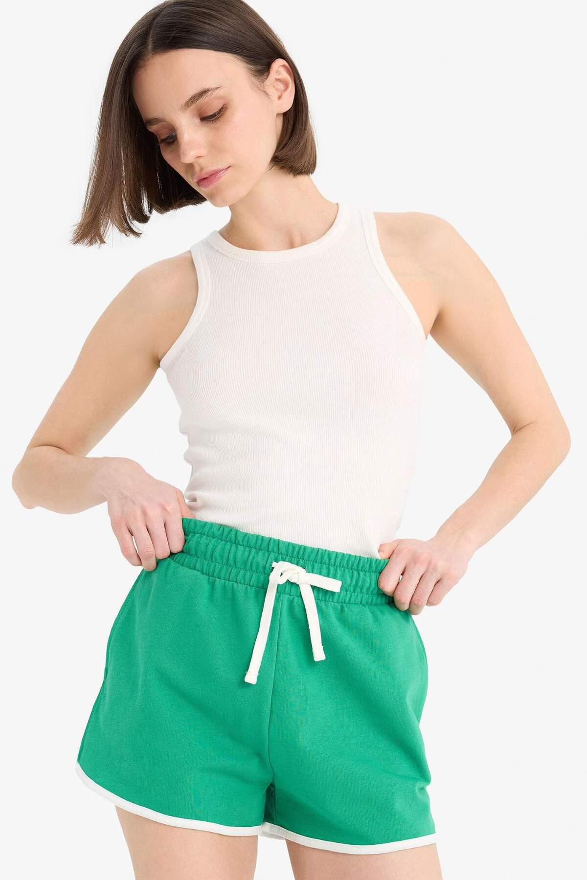 DeFacto-Coool Regular Fit Hose mit elastischem Bund und dicker Mini-Shorts A6224AX25SM 2