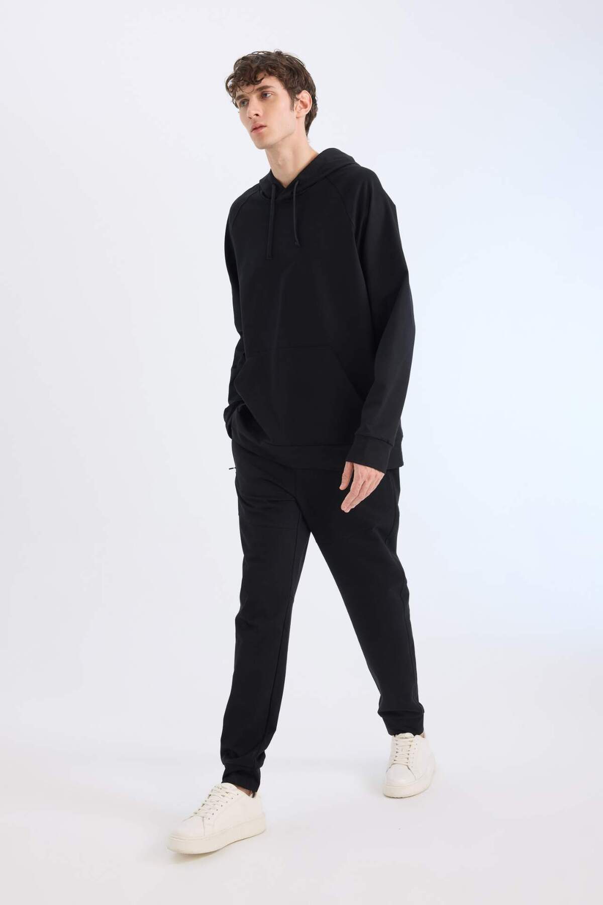 DeFacto-DeFactoFit Slim Fit Sportsman Jogger Jogginghose Slim Fit Standard Bein Basic Solid D8018AX25SP 3