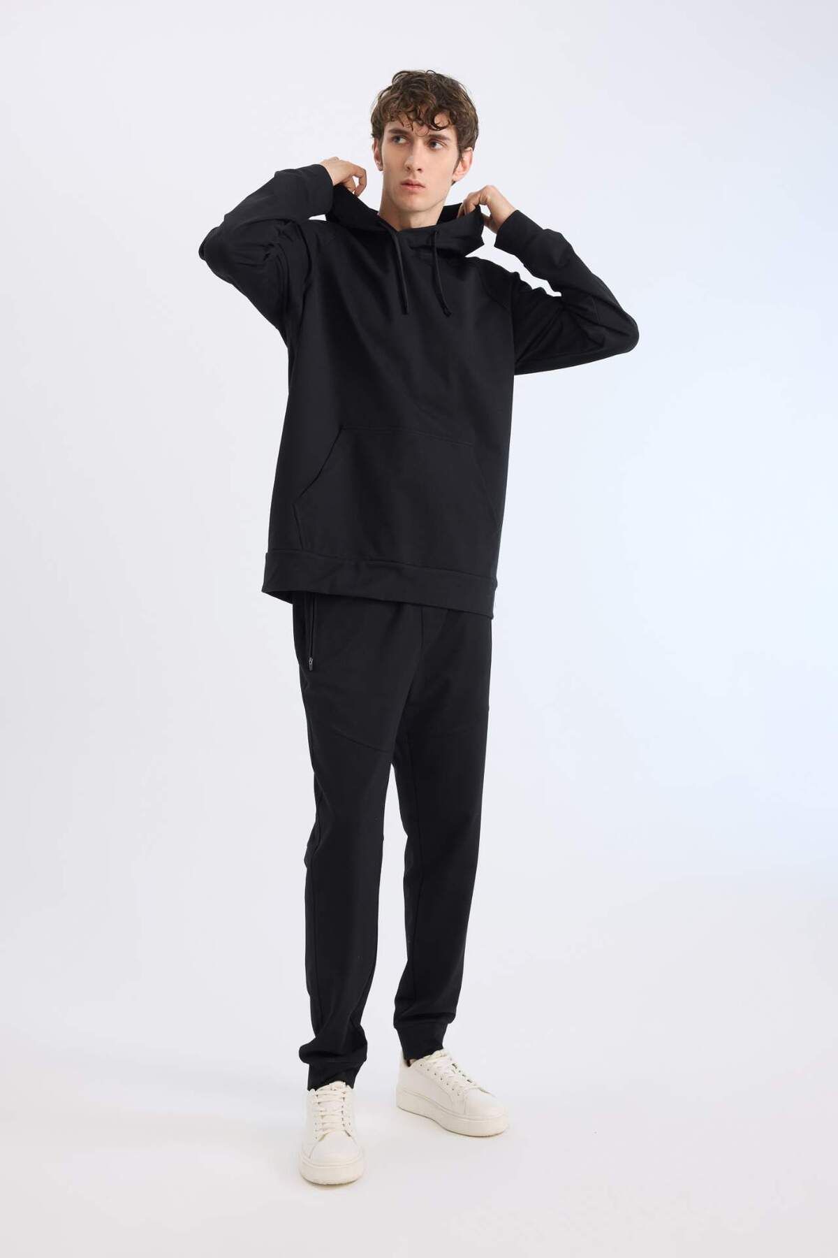 DeFacto-DeFactoFit Slim Fit Sportsman Jogger Jogginghose Slim Fit Standard Bein Basic Solid D8018AX25SP 4