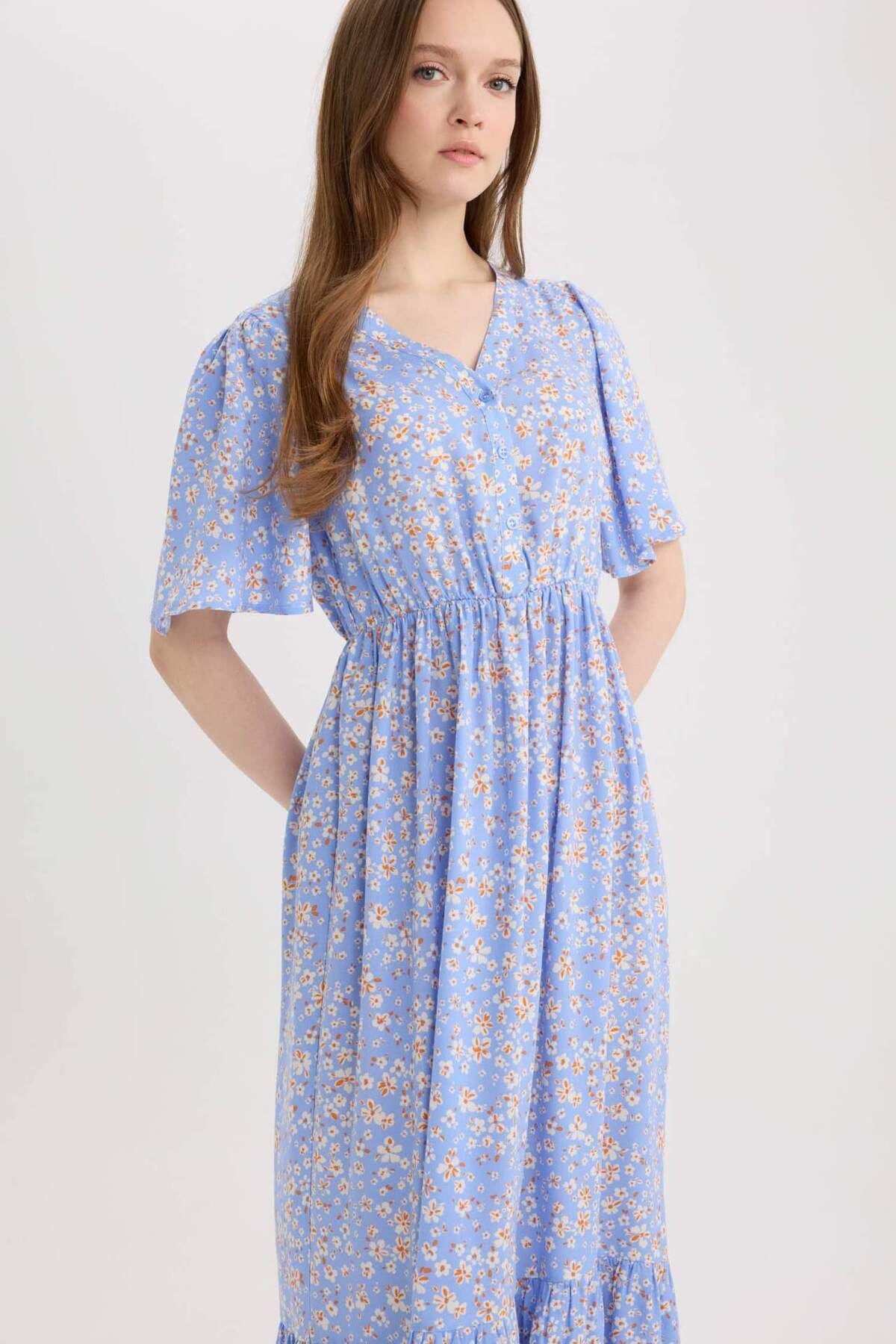 DeFacto-Reguläre Passform, V-Ausschnitt, Blumenmuster, kurze Ärmel, Midi-Sommerkleid E8664AX25SM 4