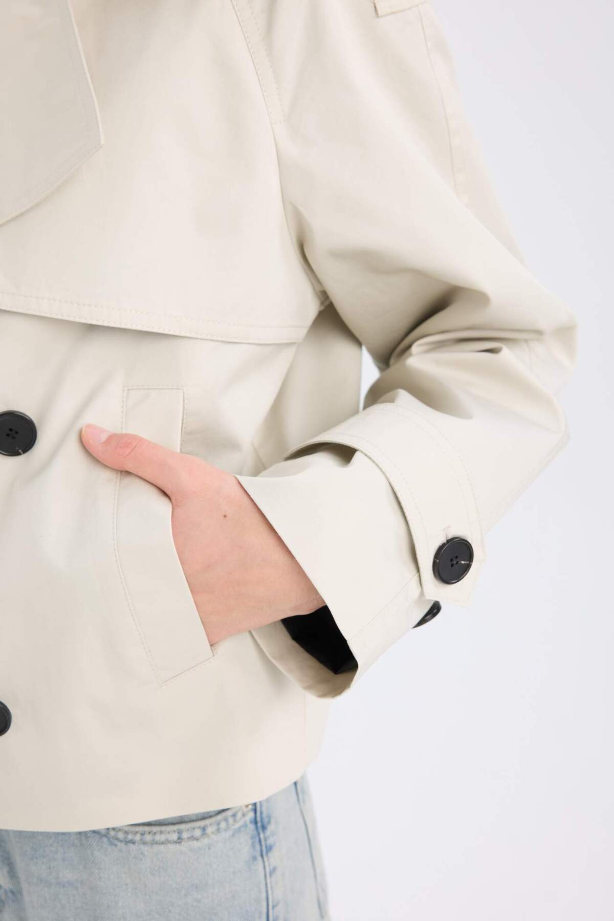 DeFacto-Kurzer Trenchcoat mit Smoking-Ausschnitt – reguläre Passform, Knopftasche 6