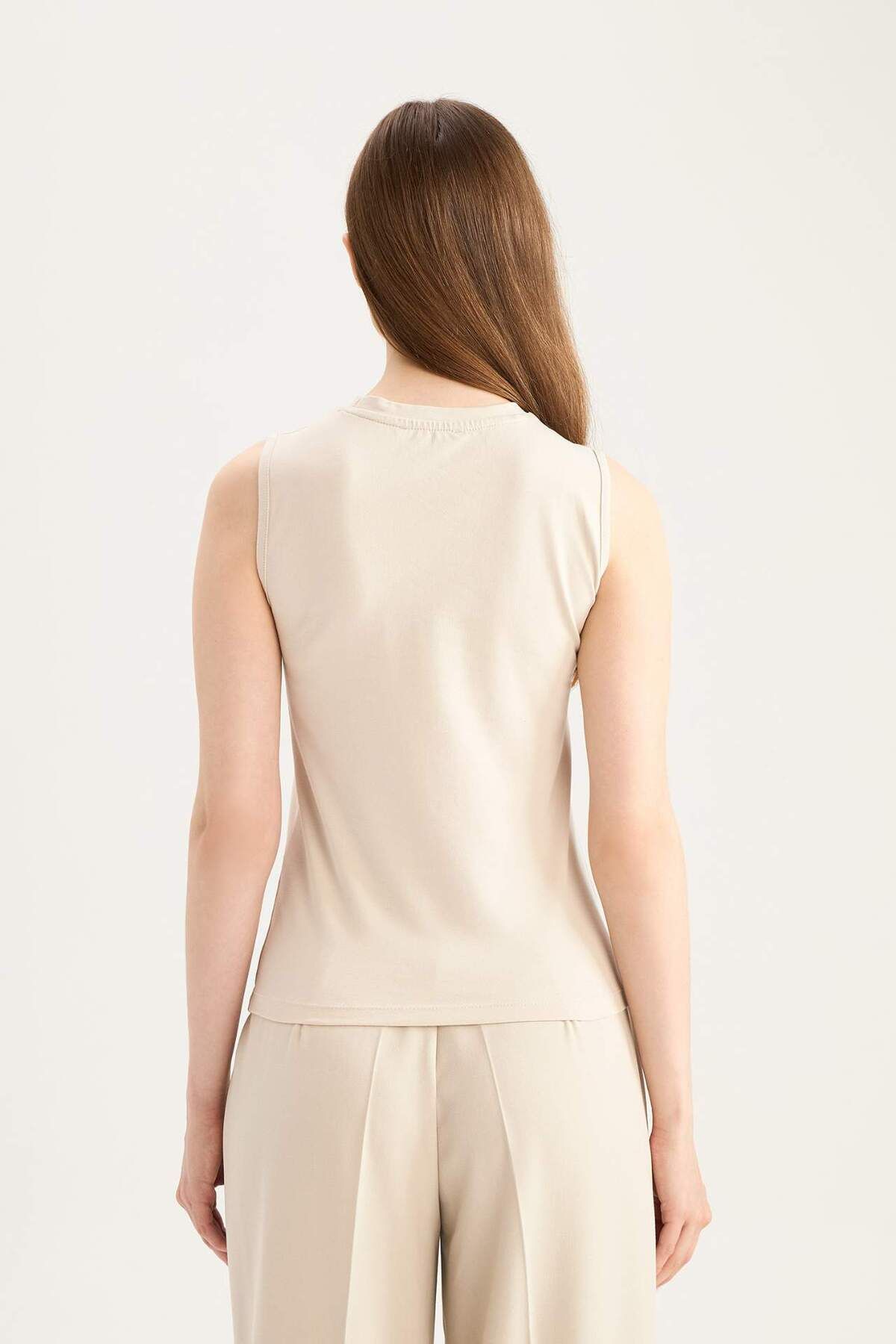 DeFacto-Regular Fit Crew Neck Basic Plain Sleeveless Undershirt E7619Ax25Sp 6