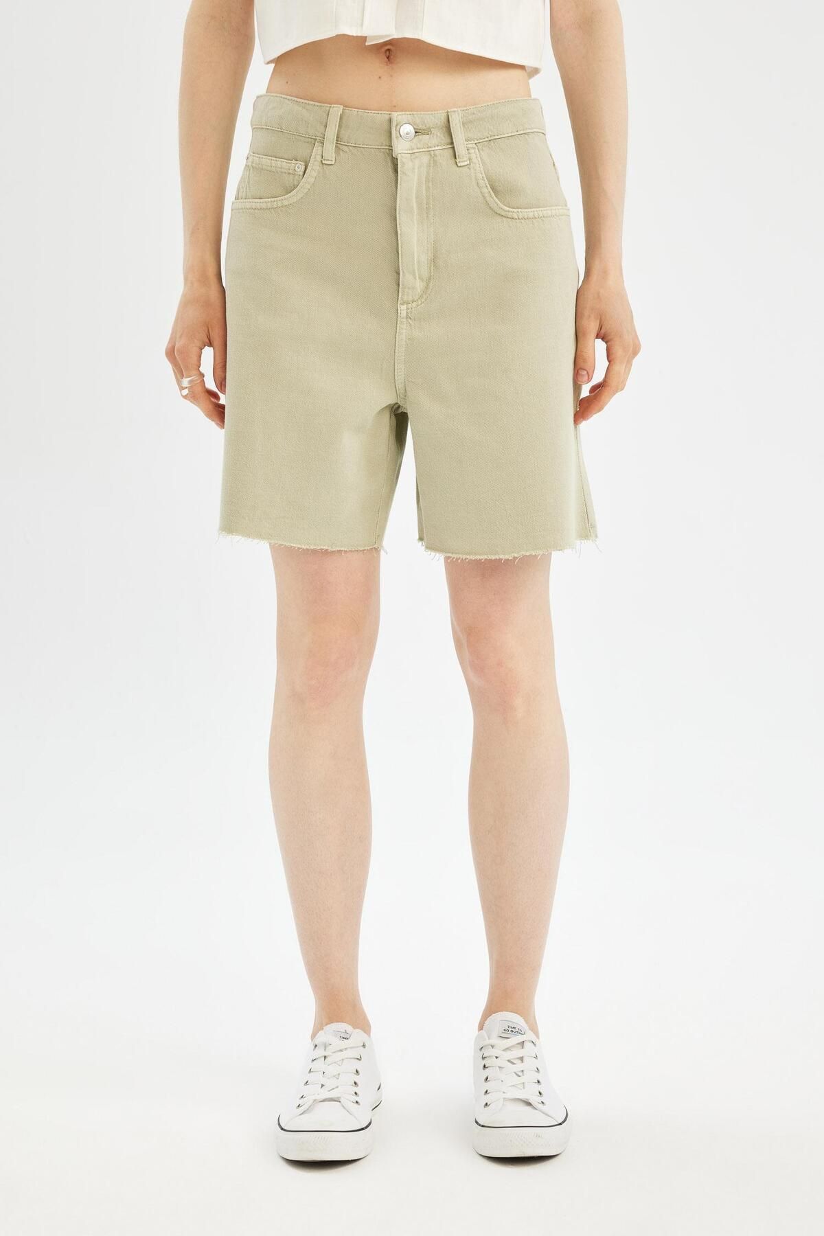 DeFacto-Gabardine-Shorts mit kurzem Bein – Regular Fit, normale Taille D0964AX24SM 4
