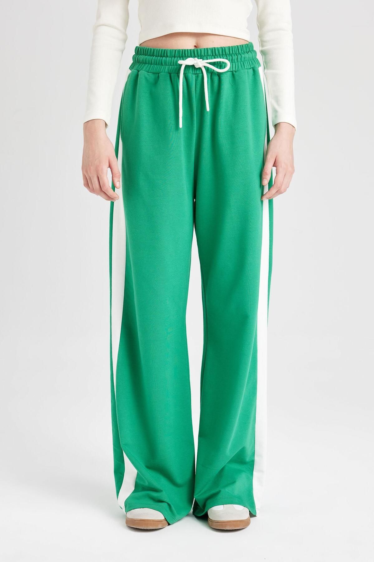 DeFacto-Cool Sweatpants with Wide Leg and Elastic Waist - Lace-Up Stripe D4764Ax24Au 4