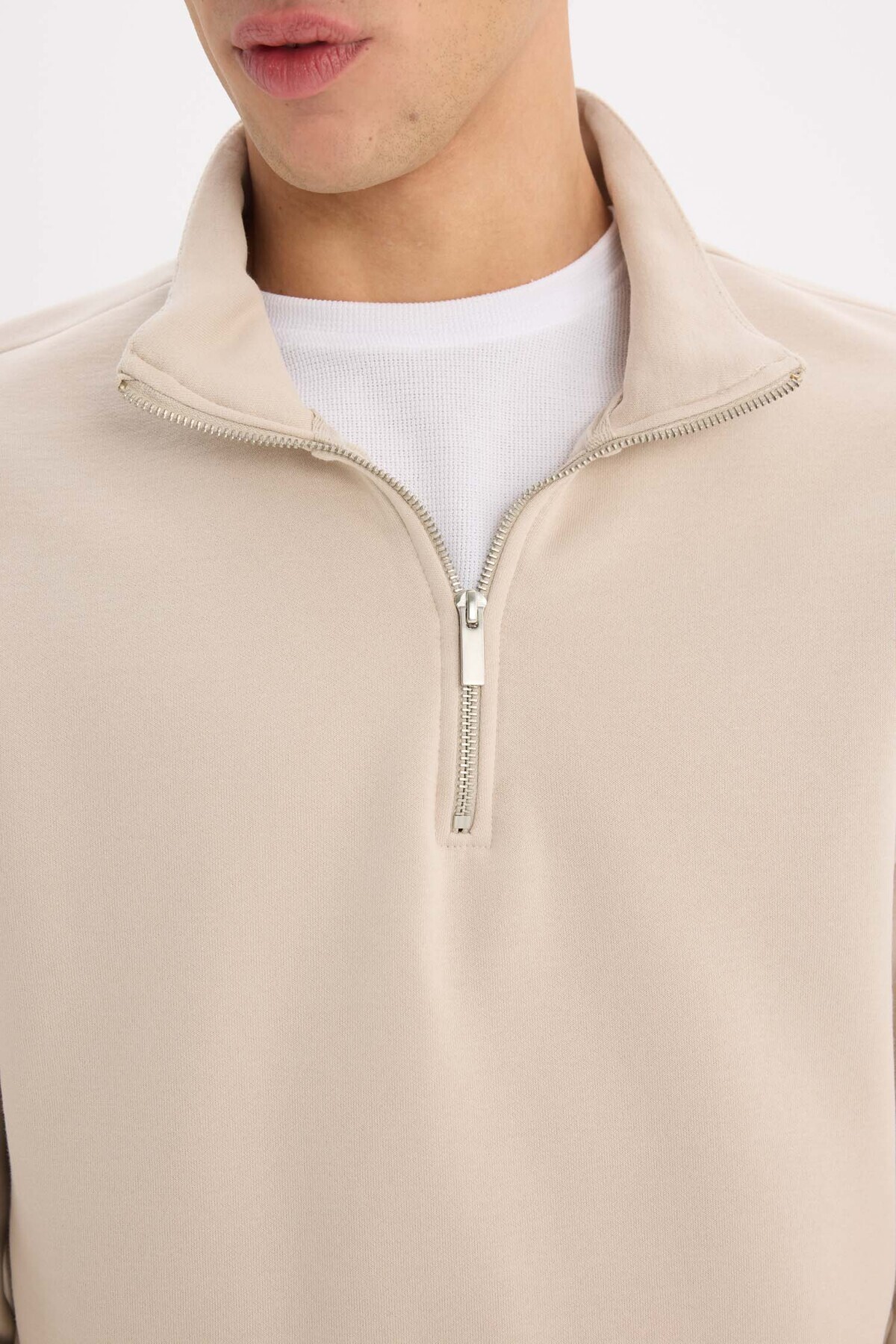 DeFacto-Komfort, normale Passform, bequeme Passform, Stehkragen, Reißverschluss, dickes Basic-Solid-Sweatshirt X7405az24au 5