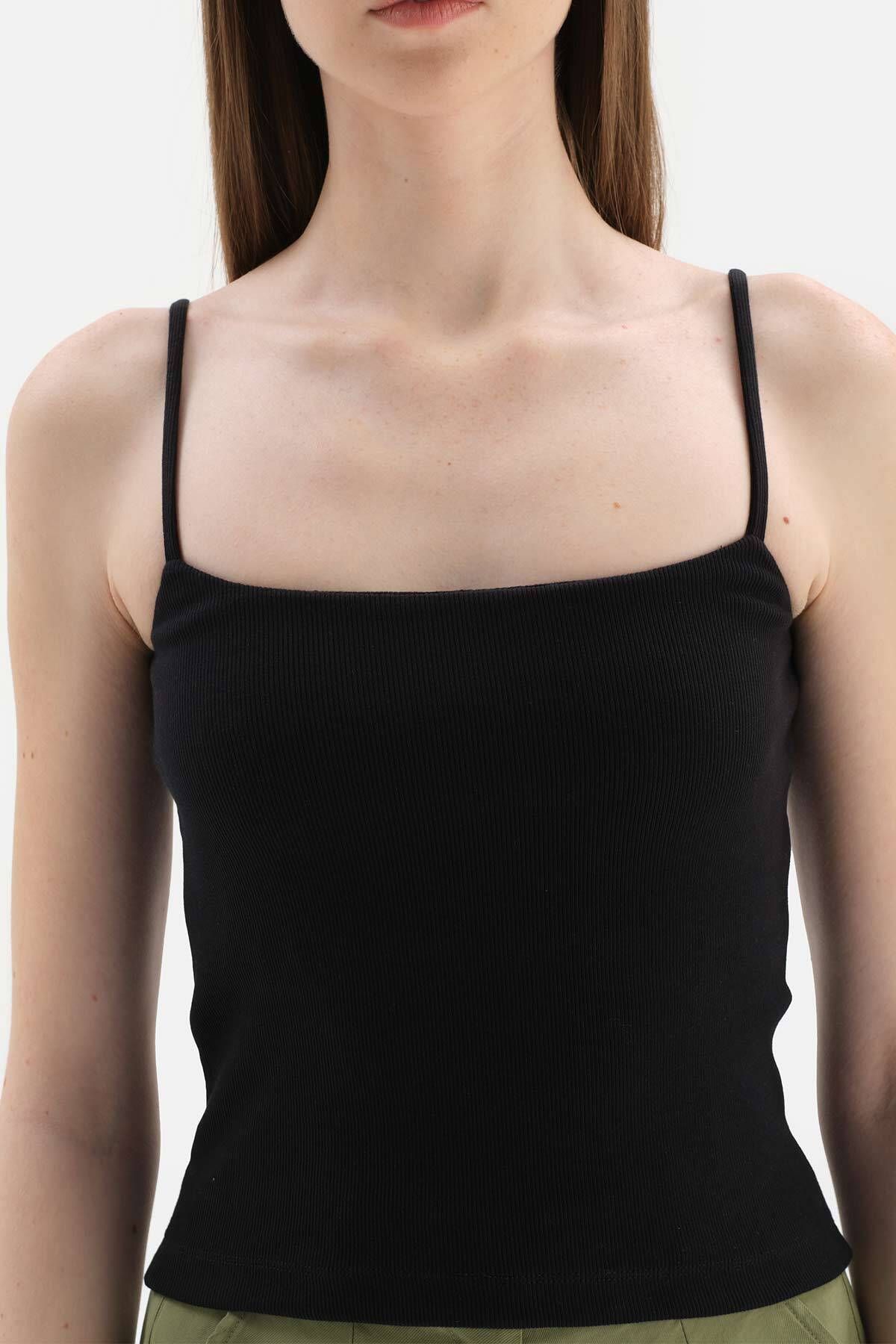 Dagi-Black Thin Strap Undershirt 4