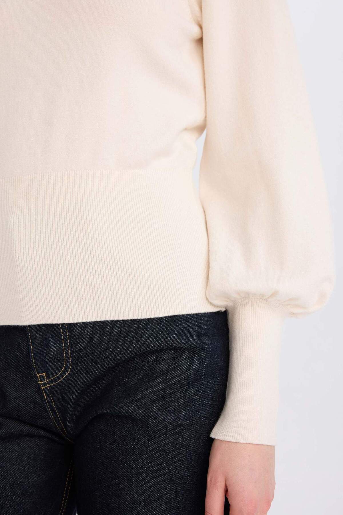 DeFacto-Basic-Strickpullover mit normaler Passform und Rundhalsausschnitt F0542AX24CW 5