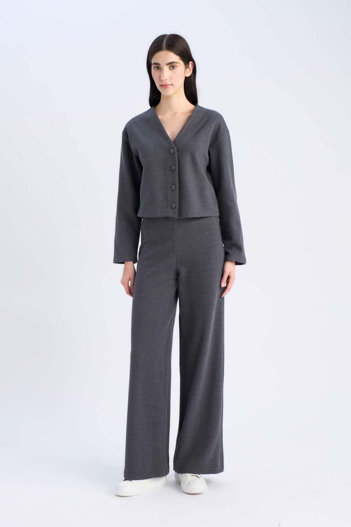 DeFacto-2er-Set Strickjacke mit V-Ausschnitt und Knöpfen, Hose mit weitem Bein und dehnbarer Taille E9859AX24WN 3