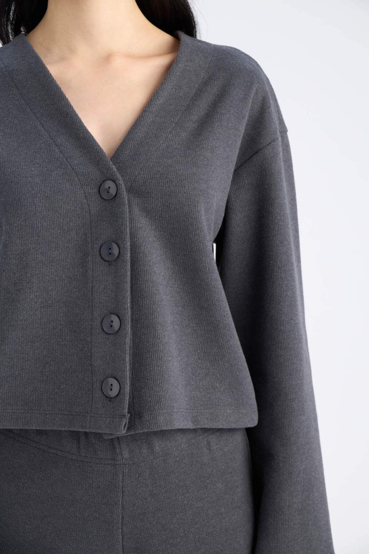 DeFacto-2er-Set Strickjacke mit V-Ausschnitt und Knöpfen, Hose mit weitem Bein und dehnbarer Taille E9859AX24WN 5