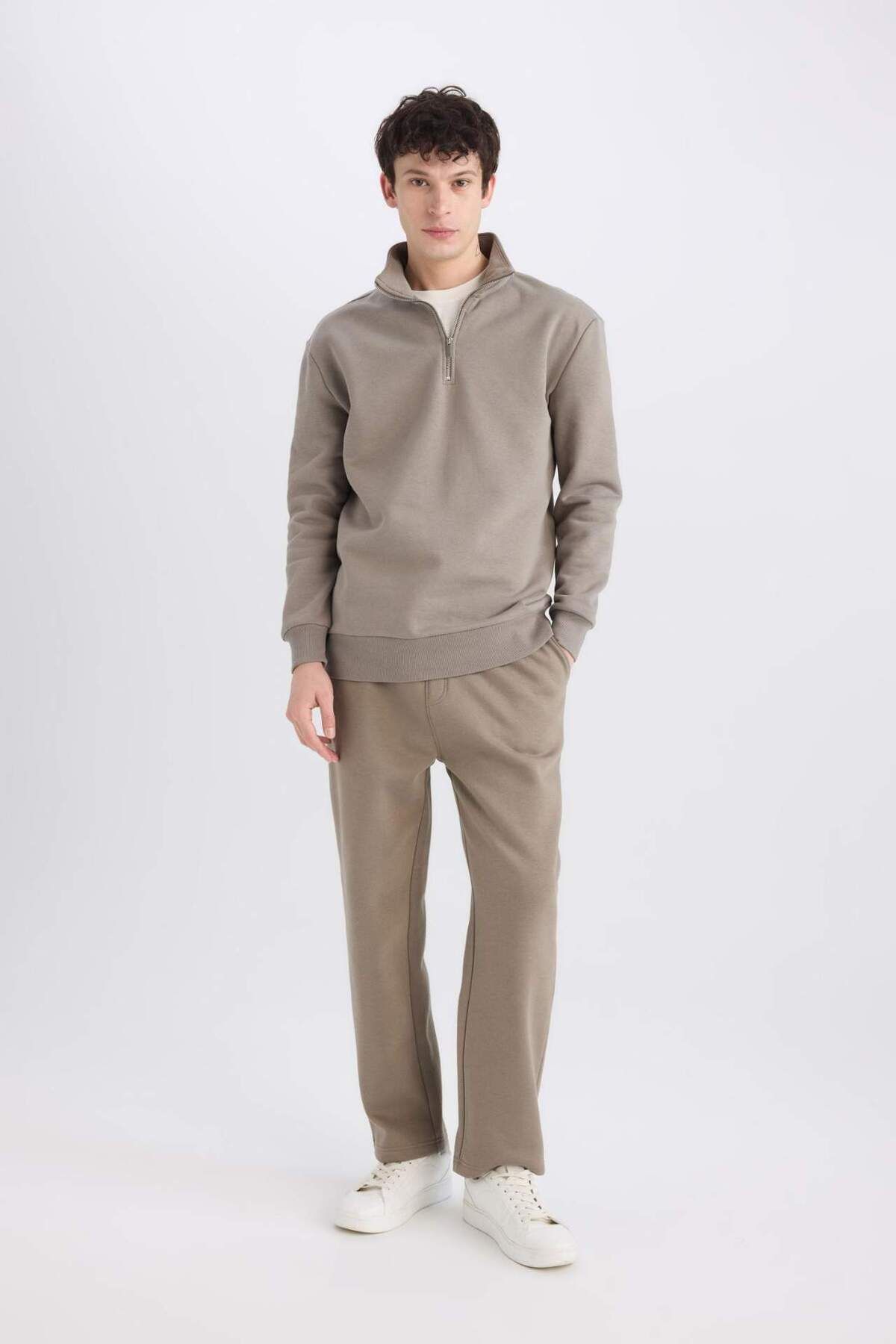 DeFacto-Jogginghose mit normaler Passform, Basic, einfarbig, mit Fleece-Innenseite, Taschen, Schnürung an der Taille, gerader Beinabschluss D7836AX25SP 4