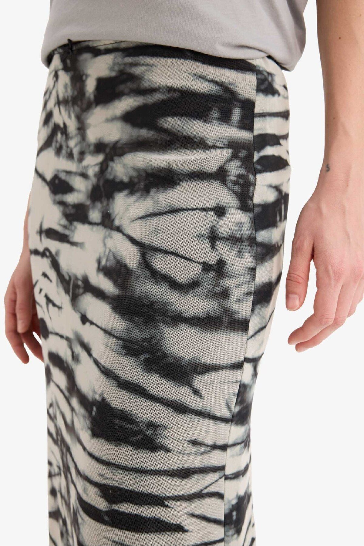 DeFacto-Coool A-Line Print High Waist Combed Cotton Lining Tulle Maxi Skirt D7077Ax25Sp 6