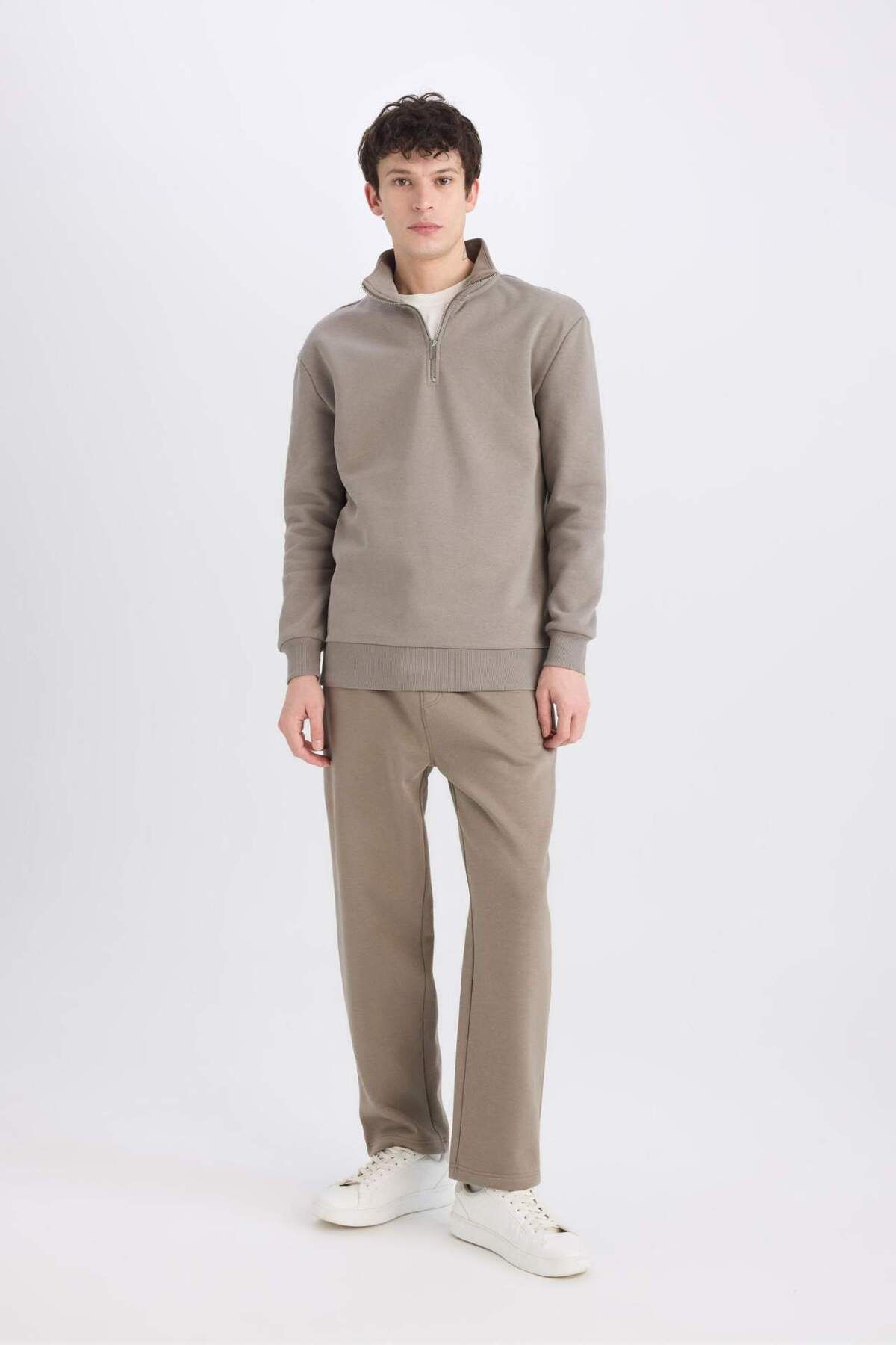 DeFacto-Bequemes, bequemes Sweatshirt mit Reißverschluss und Stehkragen und normaler Passform X7405AZ25SP 6