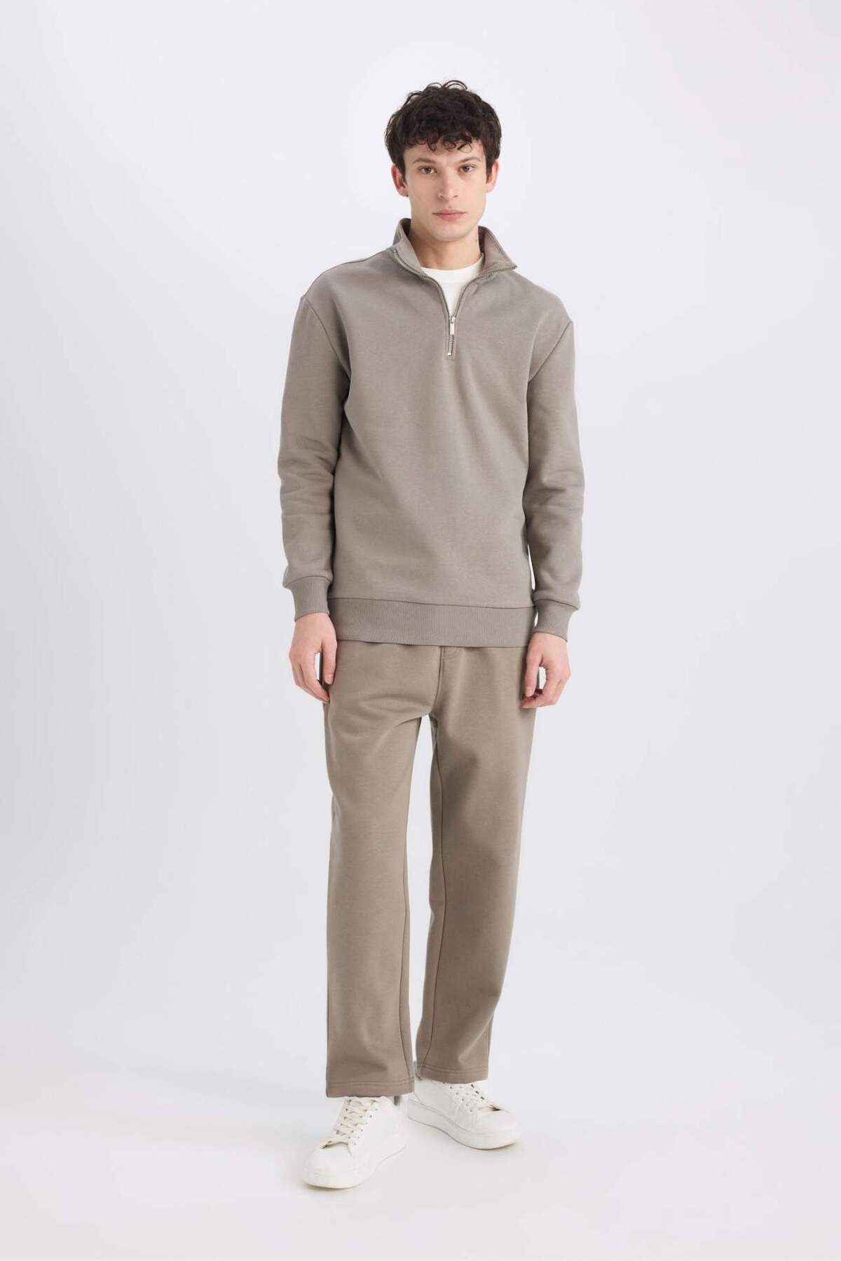 DeFacto-Jogginghose mit normaler Passform, Basic, einfarbig, mit Fleece-Innenseite, Taschen, Schnürung an der Taille, gerader Beinabschluss D7836AX25SP 5