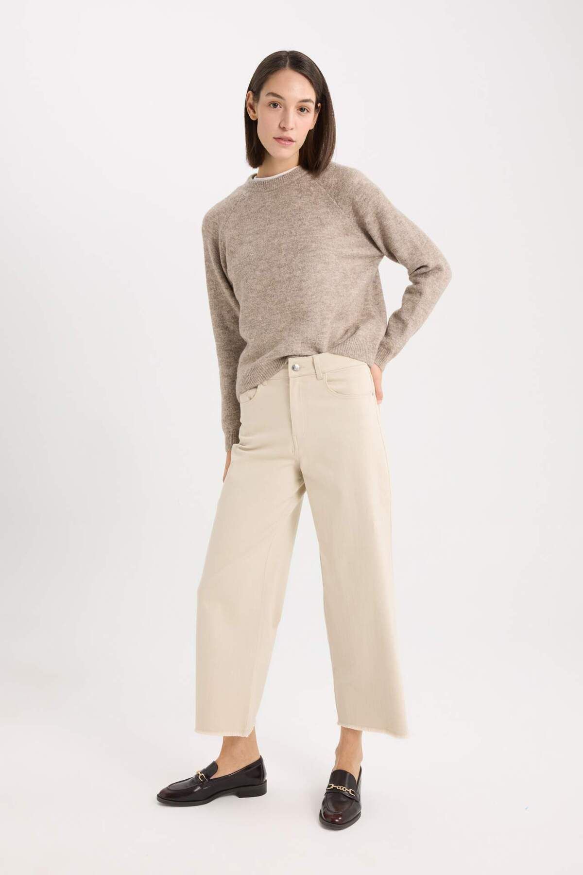 DeFacto-Basic-Strickpullover mit normaler Passform und Rundhalsausschnitt D0035AX24WN 2