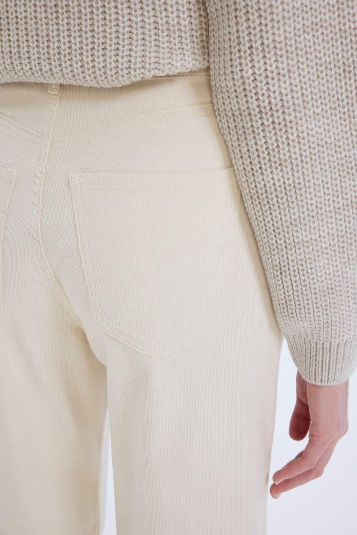 DeFacto-Cordhose mit weitem Bein, hoher Taille, weitem, lockerem Bein, Basic, einfarbig, mit Taschen A4685AX24WN 5