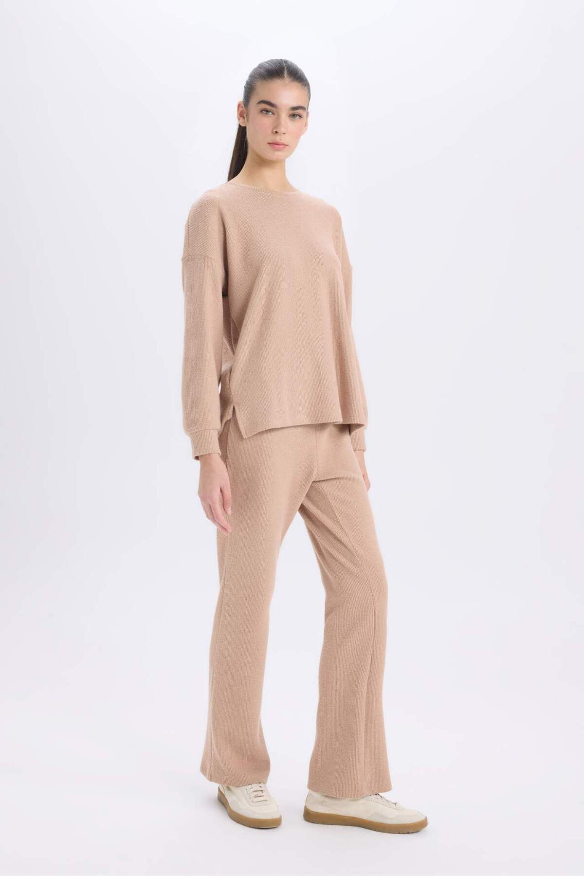 DeFacto-Set pijamale Fall in Love Regular Fit Basic Solid Top cu mâneci lungi Partea de jos cu picioare largi D2259AX24WN 2