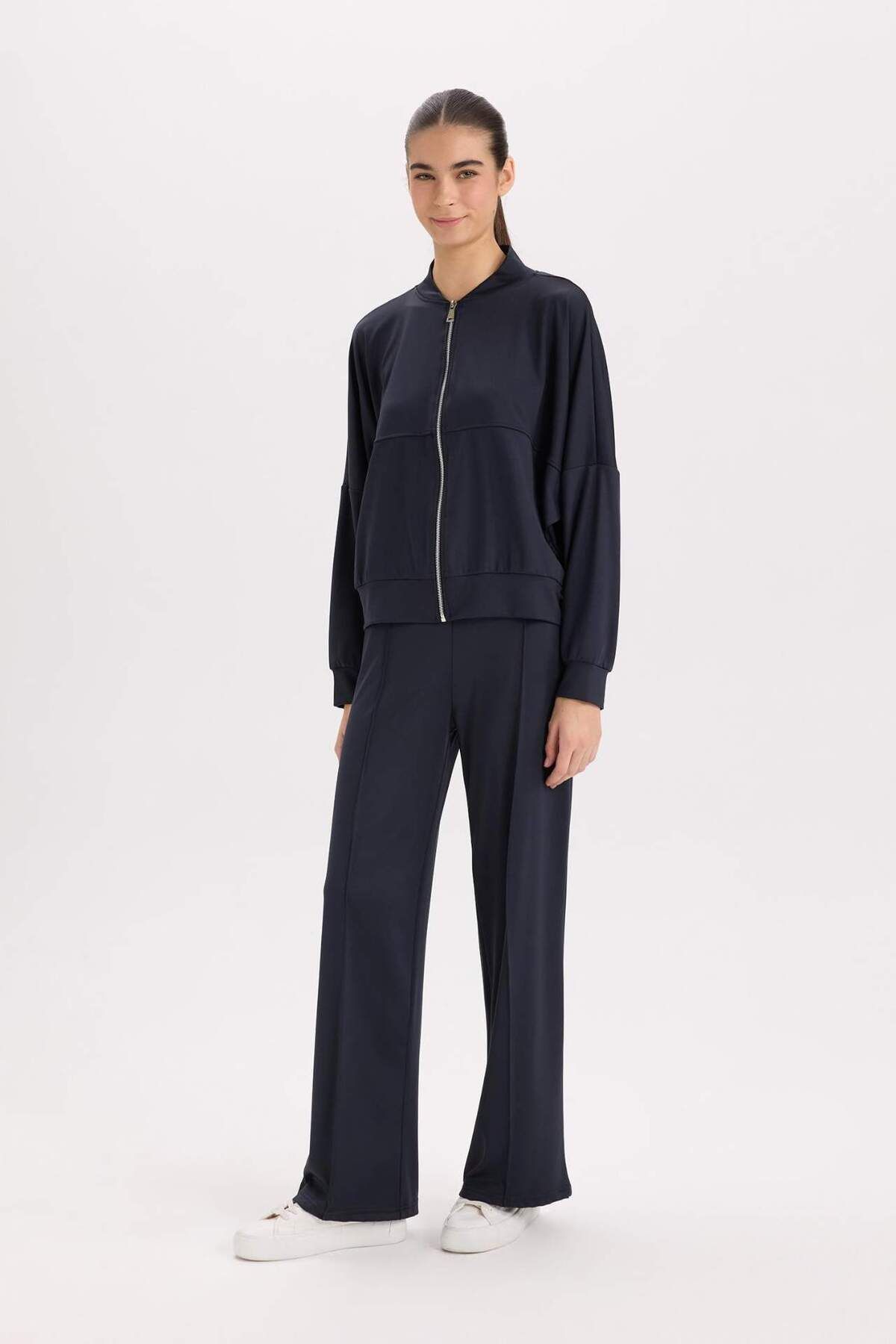 DeFacto-Jogginghose mit weitem Bein und weitem Bein, Basic, einfarbig, elastische Taille, Schnürung E3953AX24WN 3