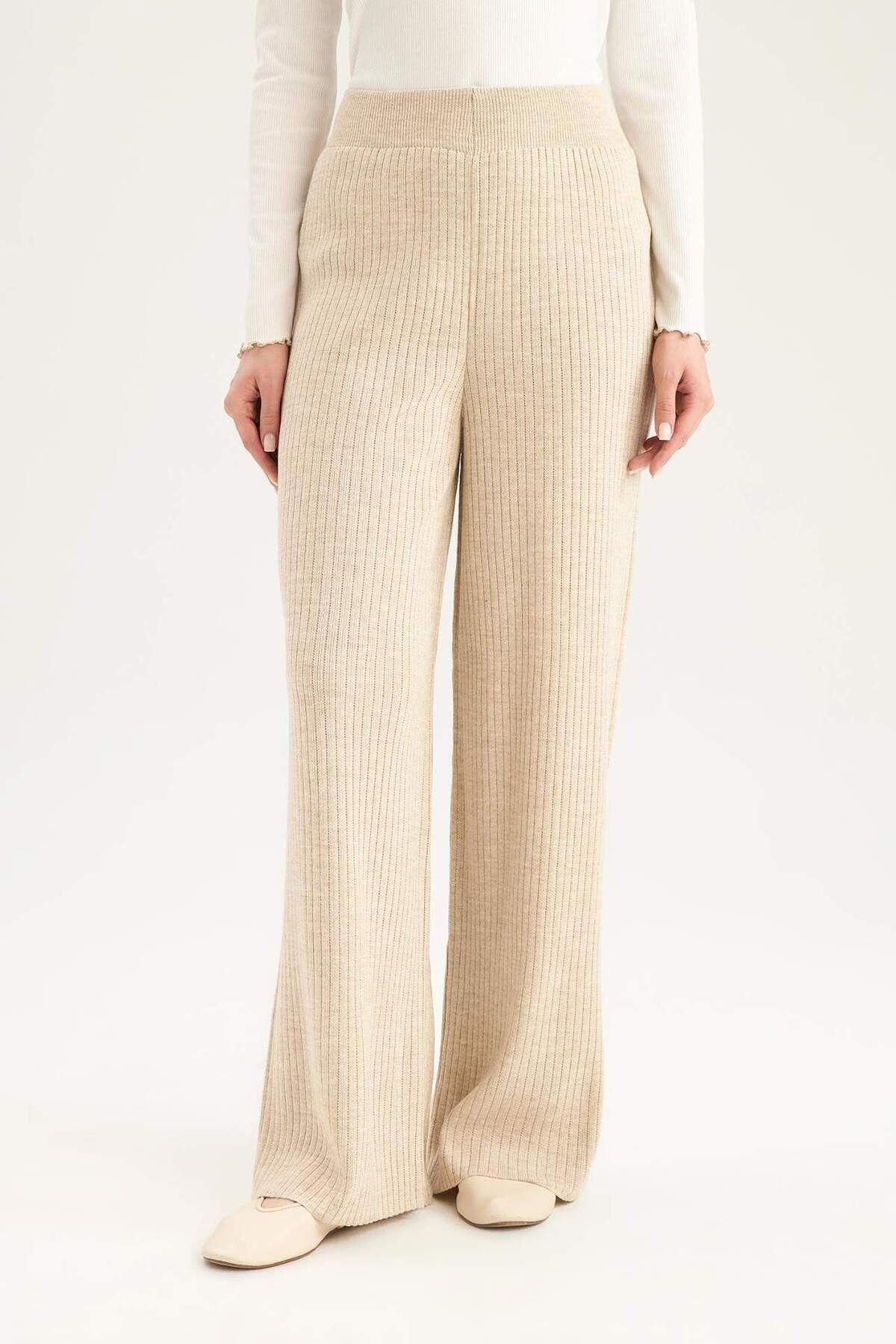 DeFacto-Tricotaj Relax Fit Pantaloni largi, cu picioare largi, de bază, drepte, cu talie elastică E2940AX24WN 4
