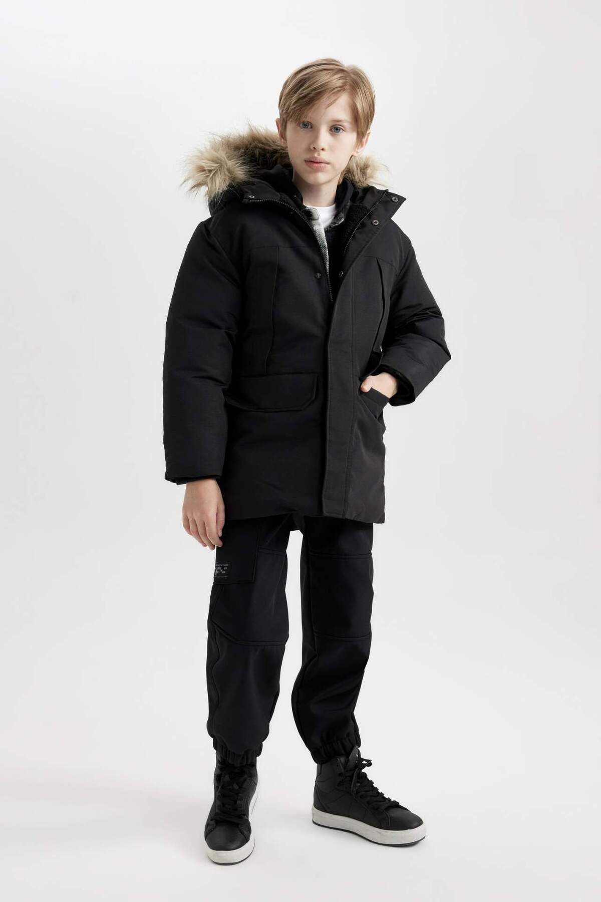 DeFacto-Parka pentru băieți - blană artificială, glugă, căptușeală de pluș, guler detașabil C8783A824WN 2