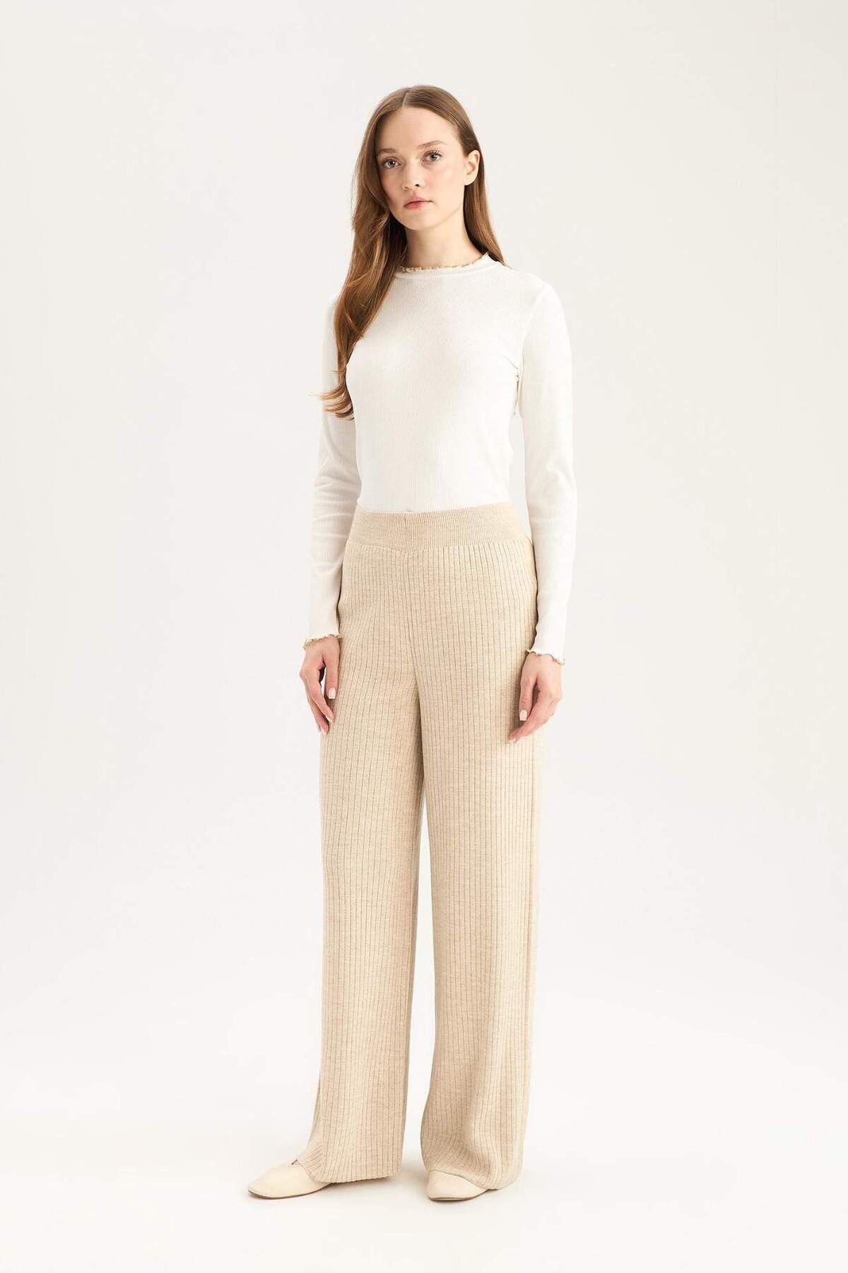 DeFacto-Tricotaj Relax Fit Pantaloni largi, cu picioare largi, de bază, drepte, cu talie elastică E2940AX24WN 1