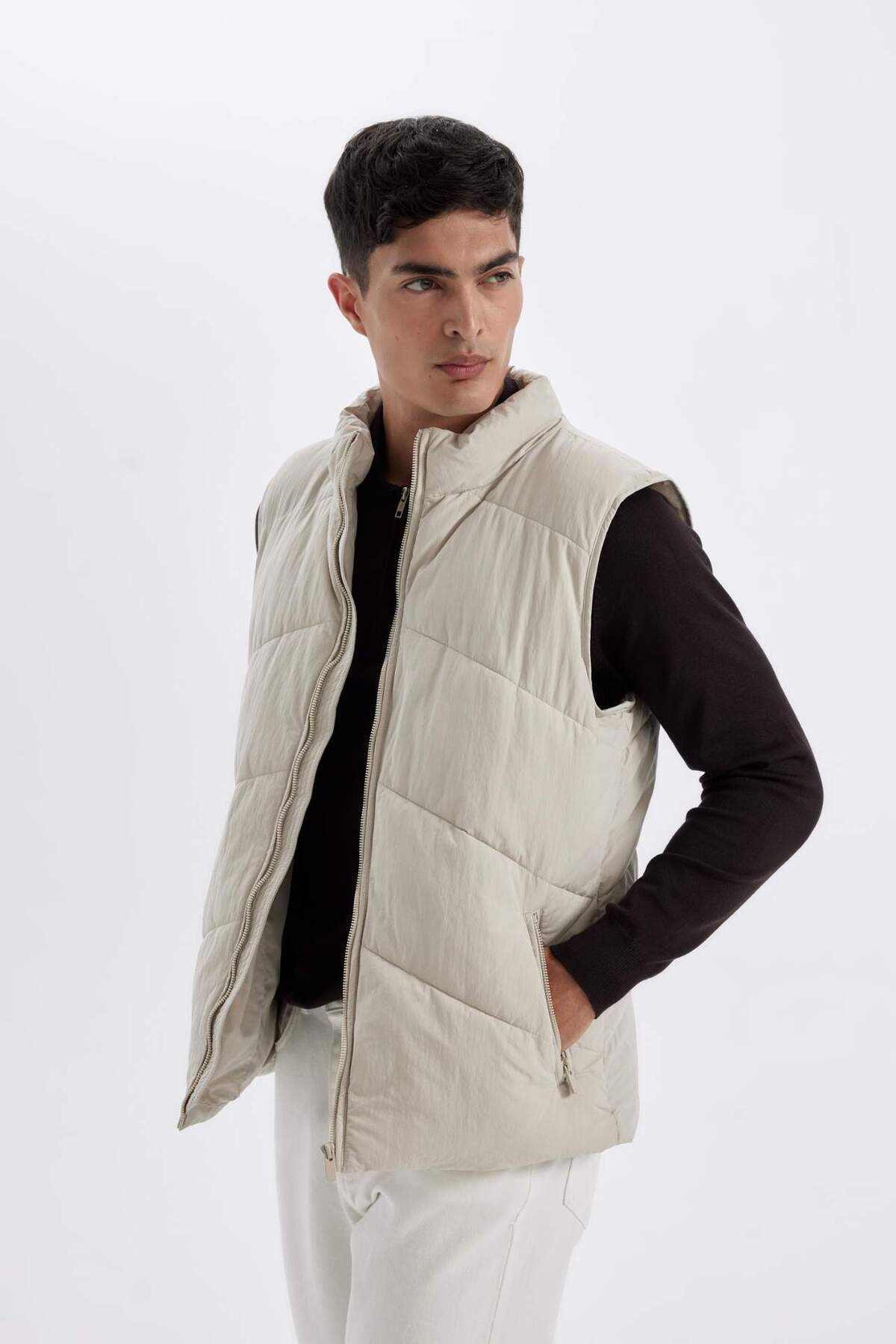 DeFacto-Stand Collar Quilted Puffer Vest with Zipper Pocket C4798Ax24Au 4