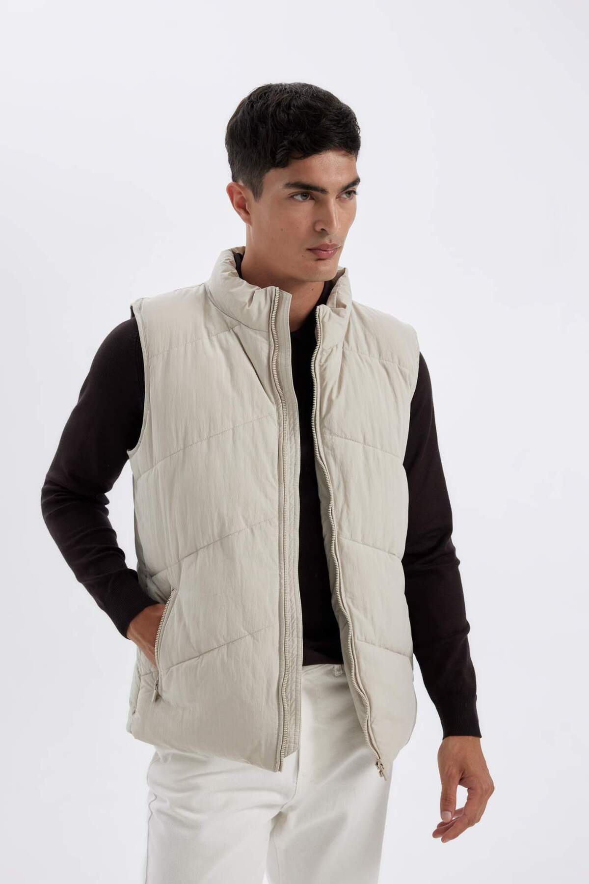 DeFacto-Stand Collar Quilted Puffer Vest with Zipper Pocket C4798Ax24Au 3