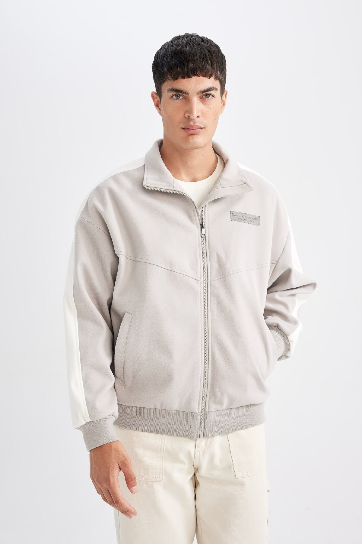 DeFacto-Schlanke Manteljacke mit normaler Passform, Stehkragen, Reißverschlusstasche, saisonales Licht, C6214AX24AU 4