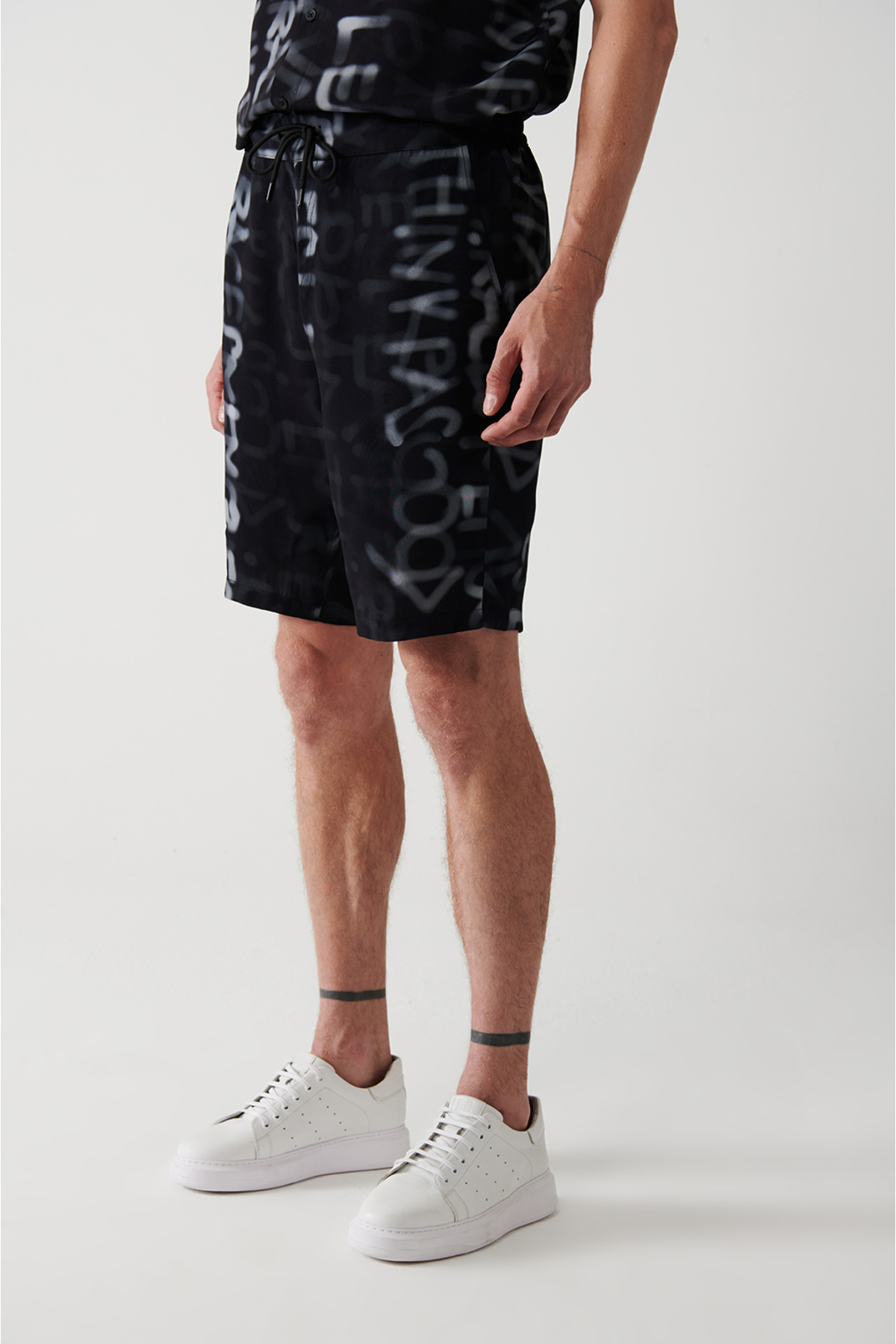 Avva  Erkek Siyah %100 Viskon Yandan Cepli Beli Bağcıklı Şort A31Y3715 - Görsel 3