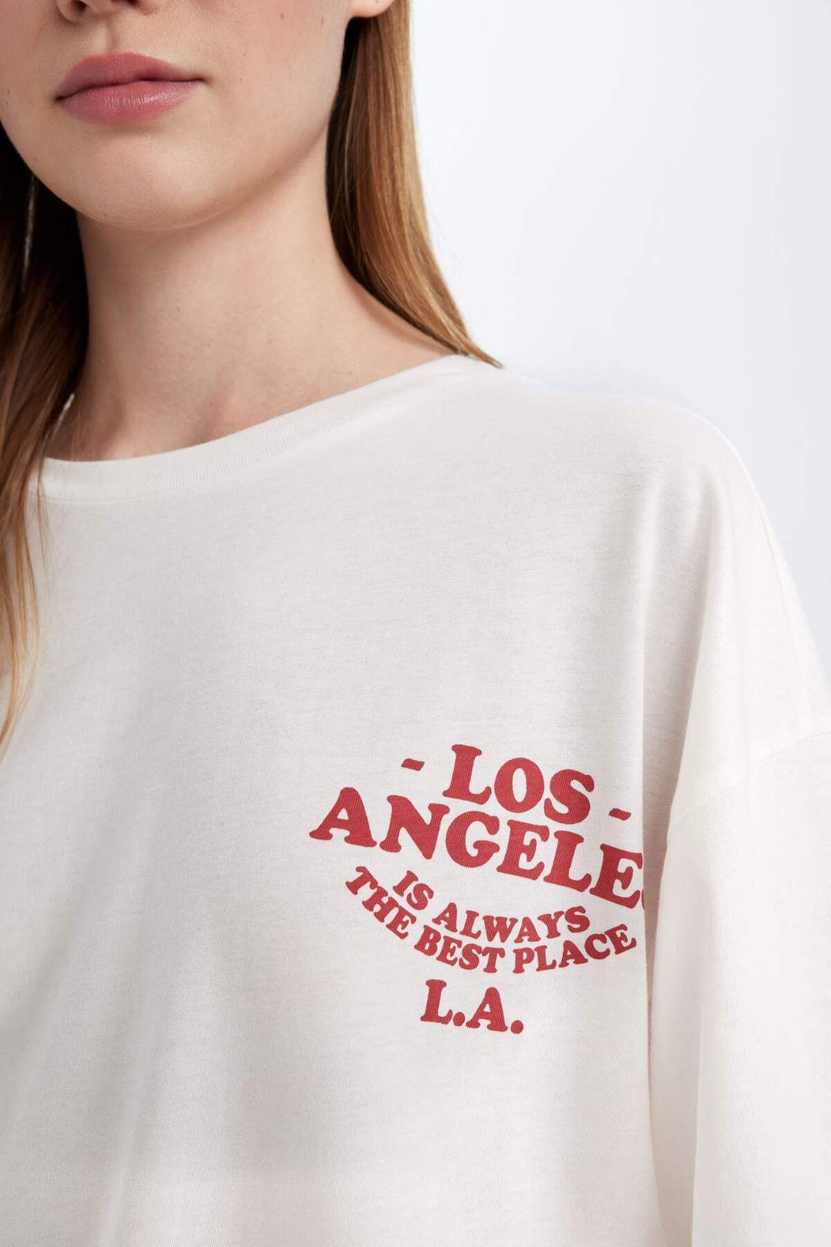 DeFacto-Back-to-School-T-Shirt mit übergroßem, weitem Rundhalsausschnitt und kurzärmligem Rücken, bedruckt E2764AX24AU 6