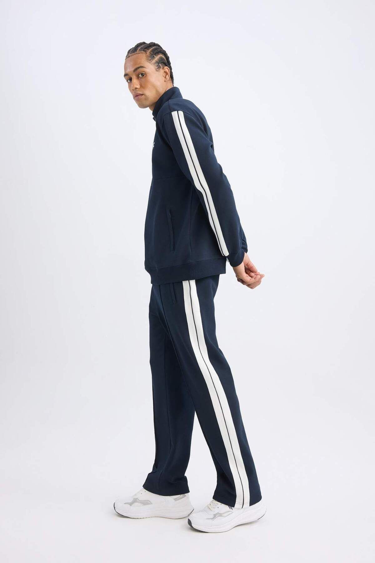 DeFacto-Defactofit Sports Jogger Sweatpants Standard Fit Standard Leg Elastic Waist with Pockets D1957Ax24Au 2