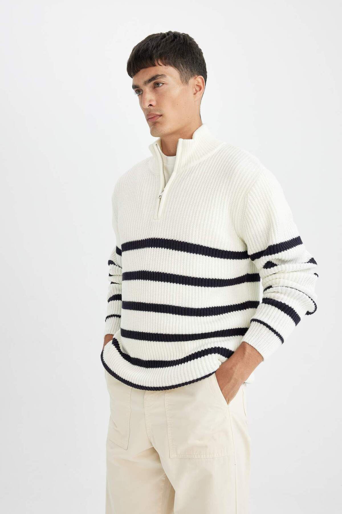 DeFacto-Standard Fit Stand Collar Half Zipper Striped Knitwear Sweater D3274Ax24Wn 3