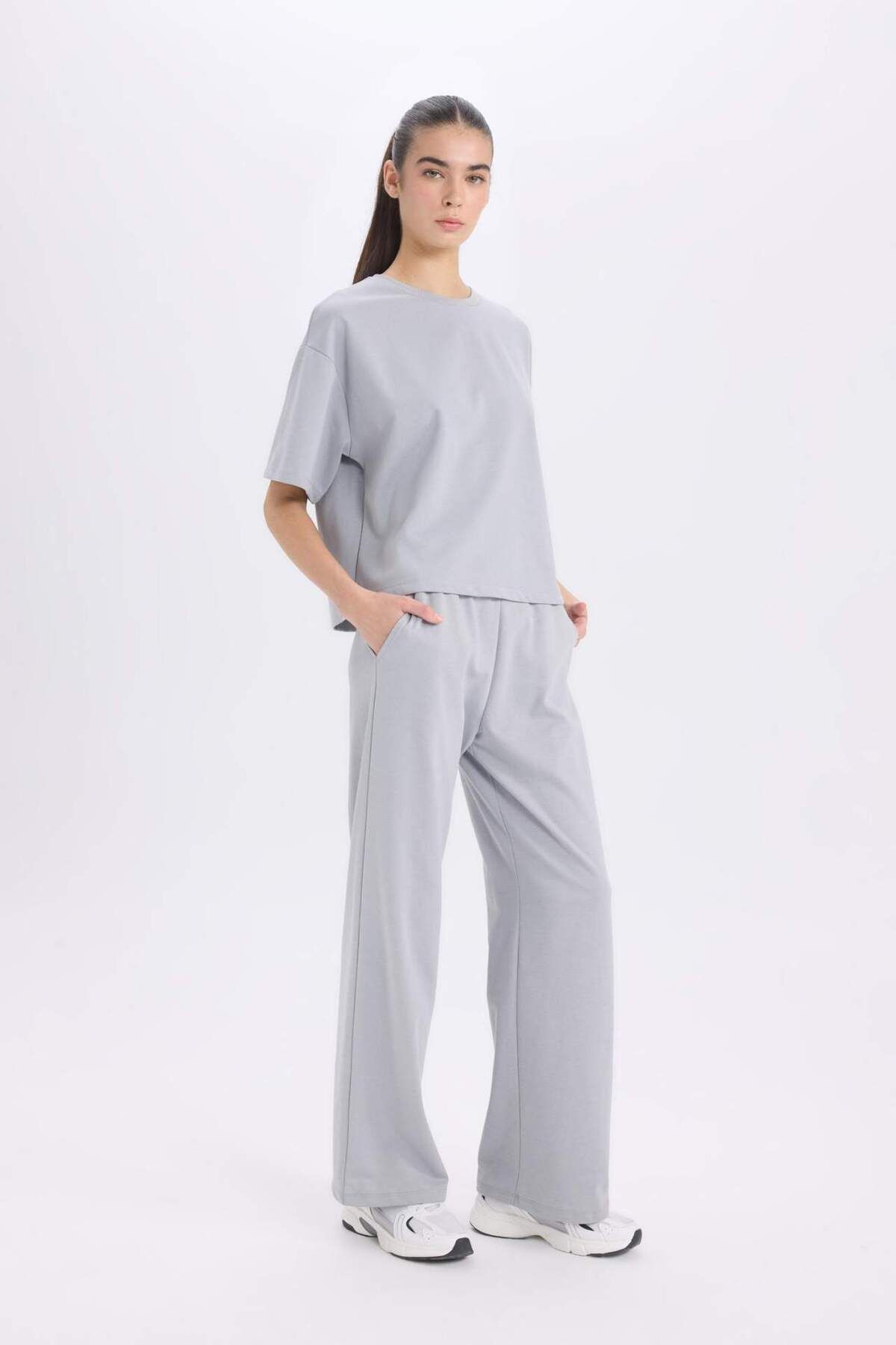 DeFacto-Jogginghose mit weitem Bein und weitem Bein, elastische Taille, Taschen, Basic, einfarbig 3158902 3