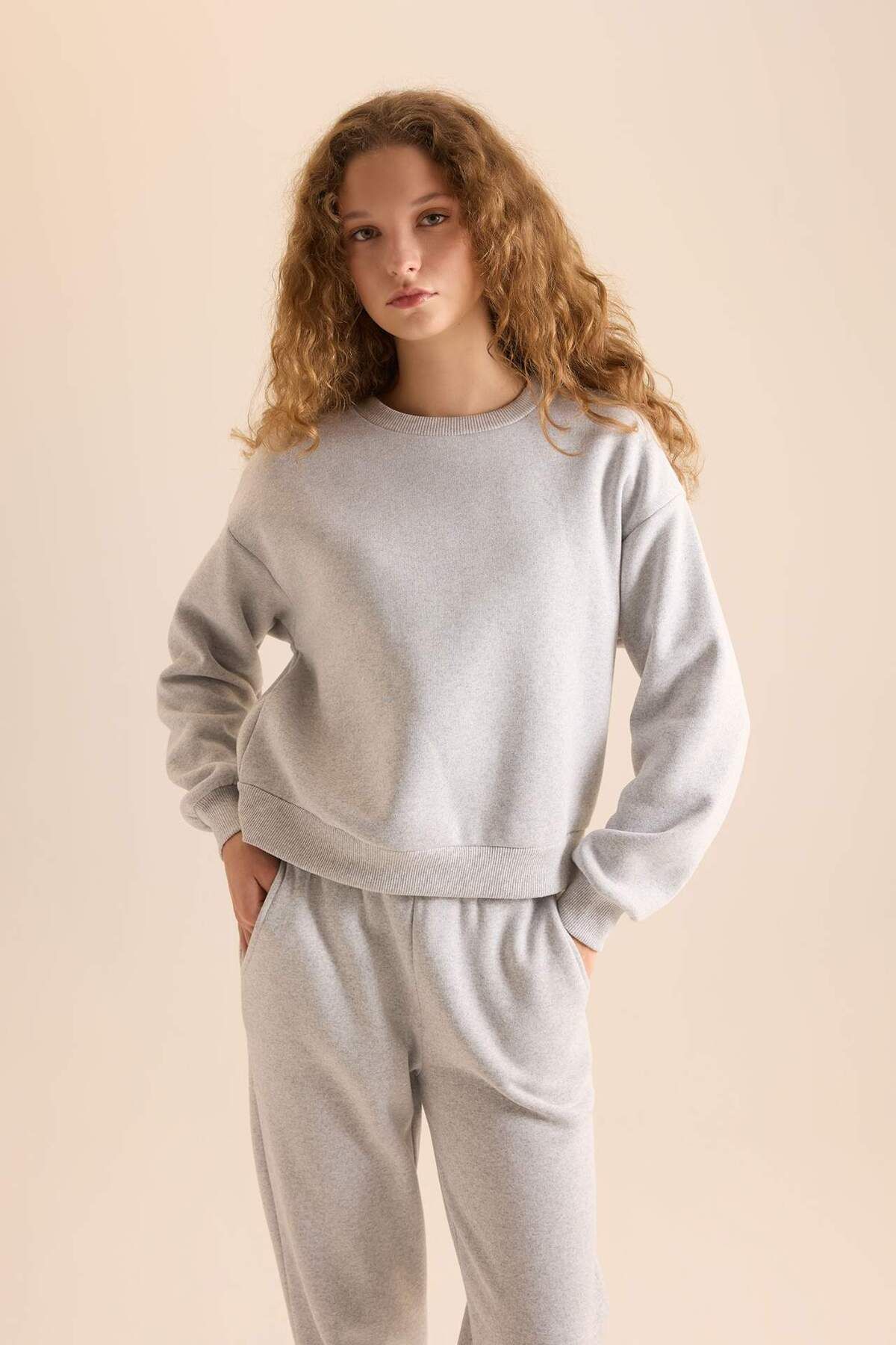 DeFacto-Regular Fit Regular Fit Basic Gruby polarowy dres wewnętrzny D8022Axns 3