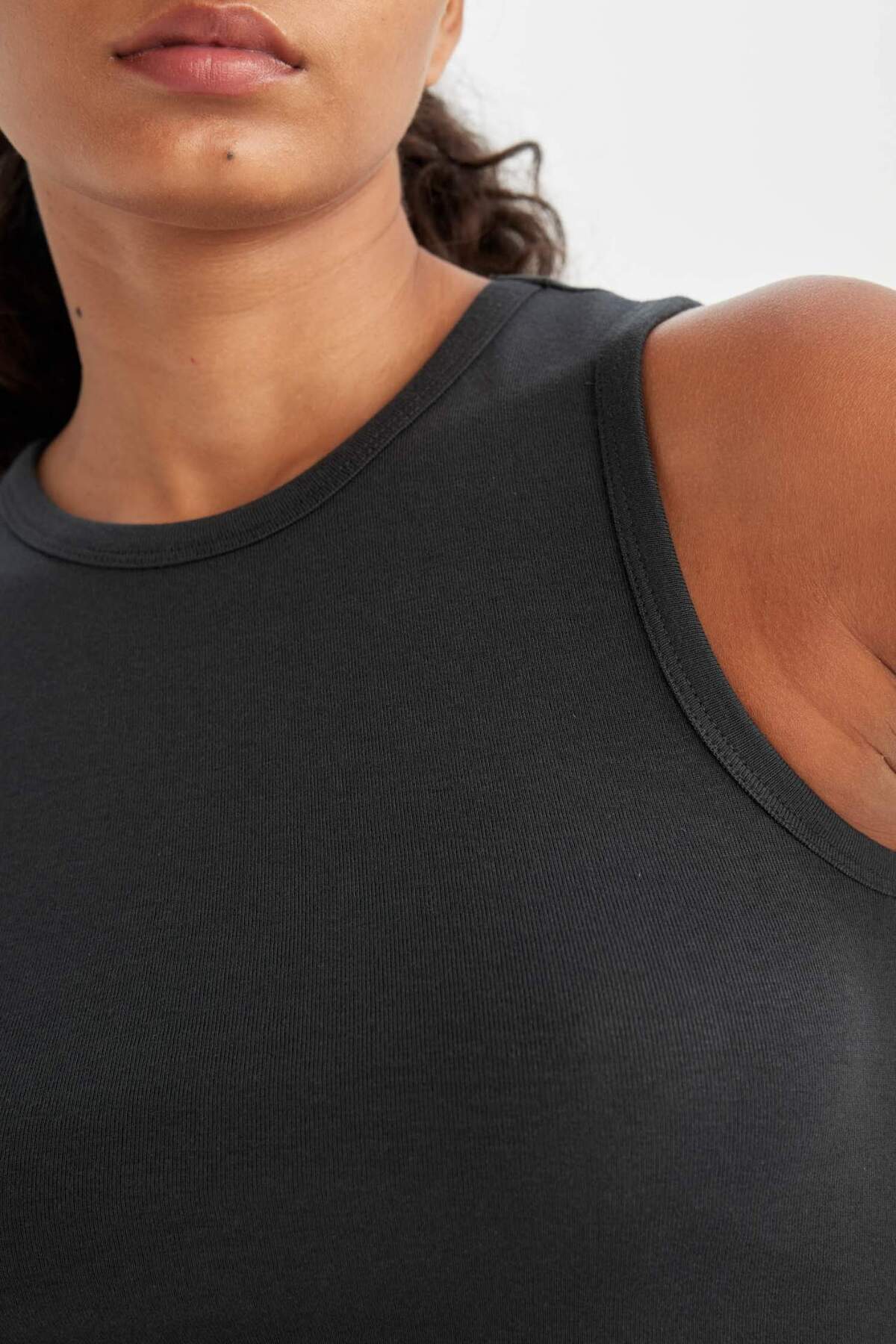 DeFacto-Defactofit Crop Crew Neck Modal Sportsman Basic Plain Singlet D6038Ax24Au 5
