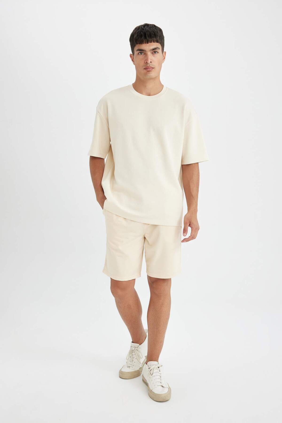 DeFacto-Regular Fit Basic Plain Bermuda Shorts with Pockets D7933Ax24Sm 1