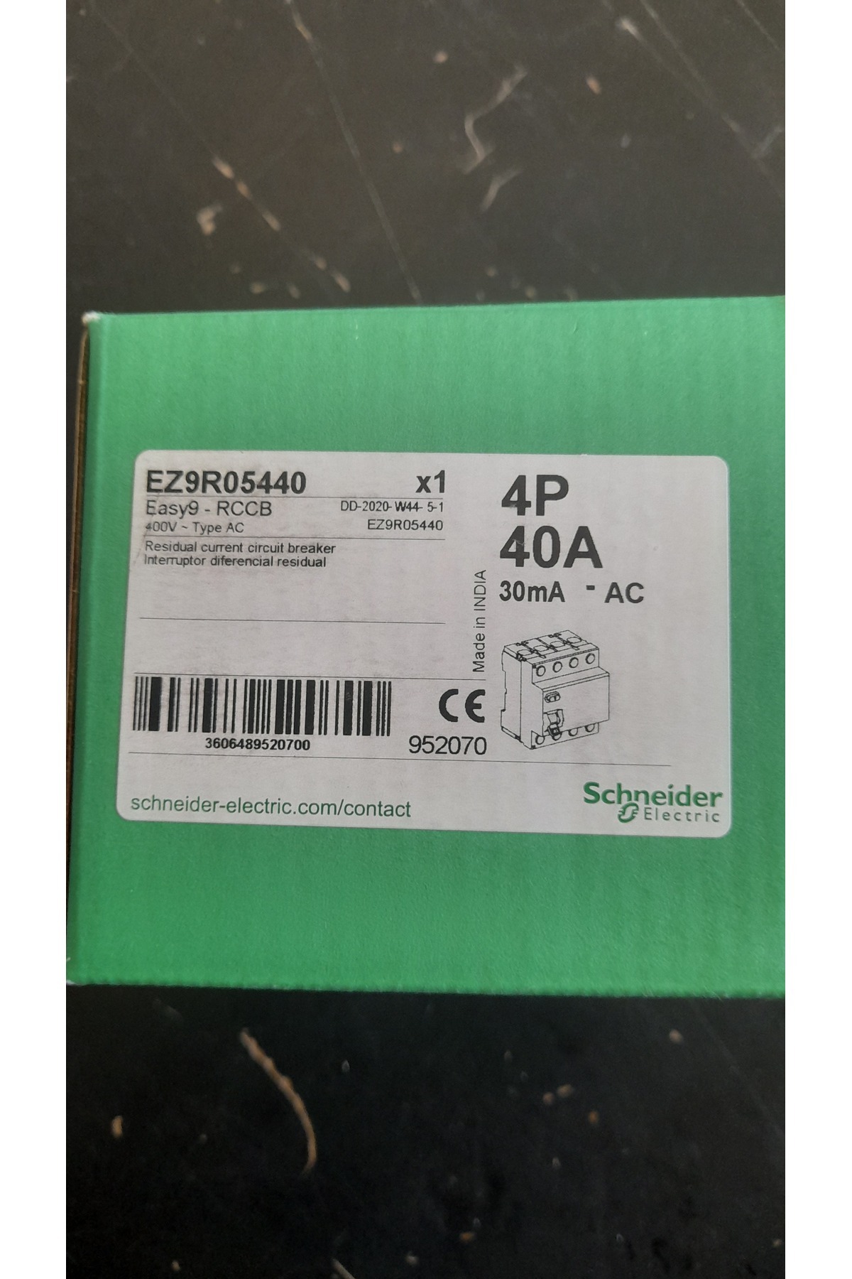 SCHNEIDER 4 x 40 A 30 mA KAÇAK AKIM KORUMA ŞALTERİ