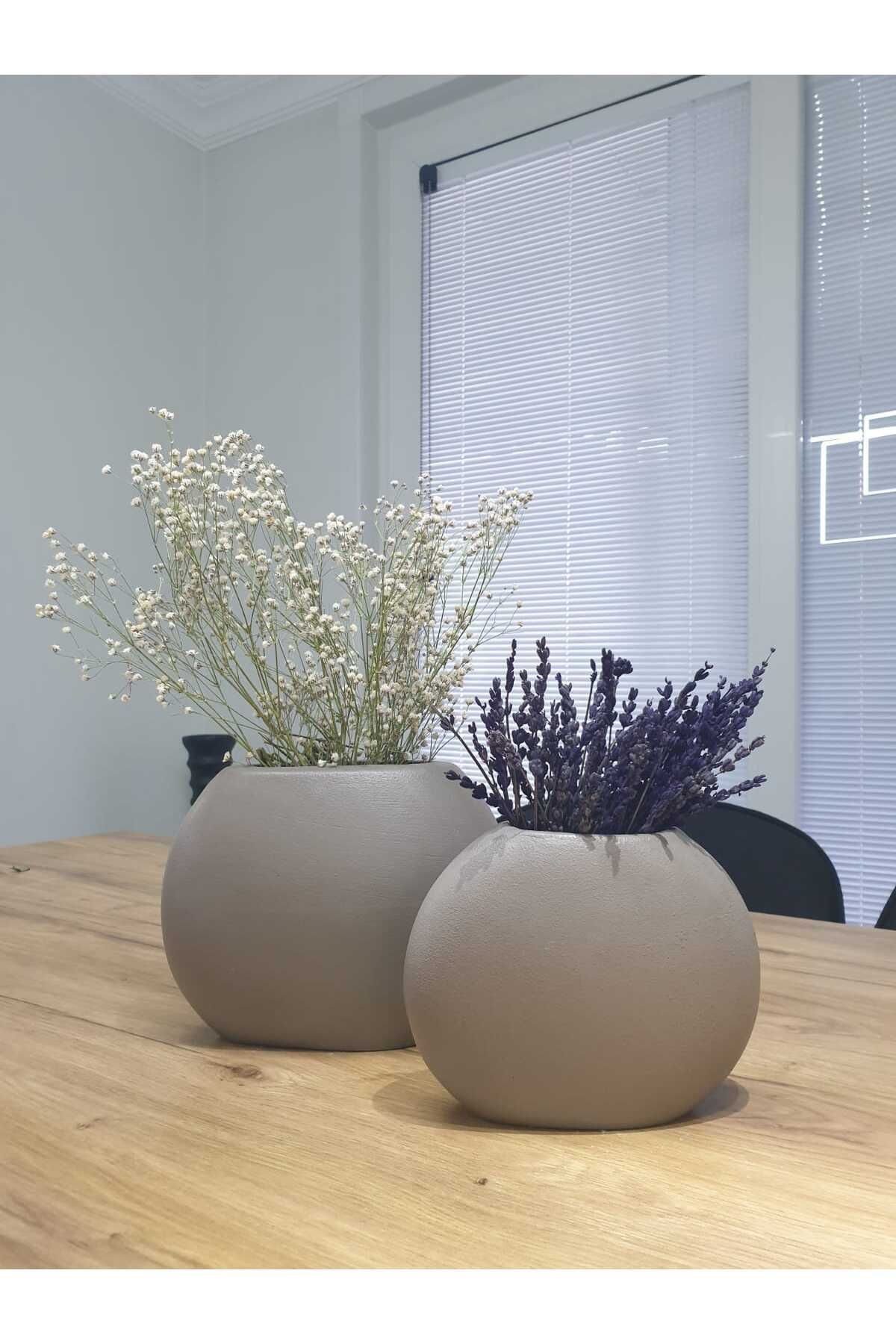 Lapida Home Decor-Set of 2 Black Minimal Vases – Round Form, Decorative Design 4