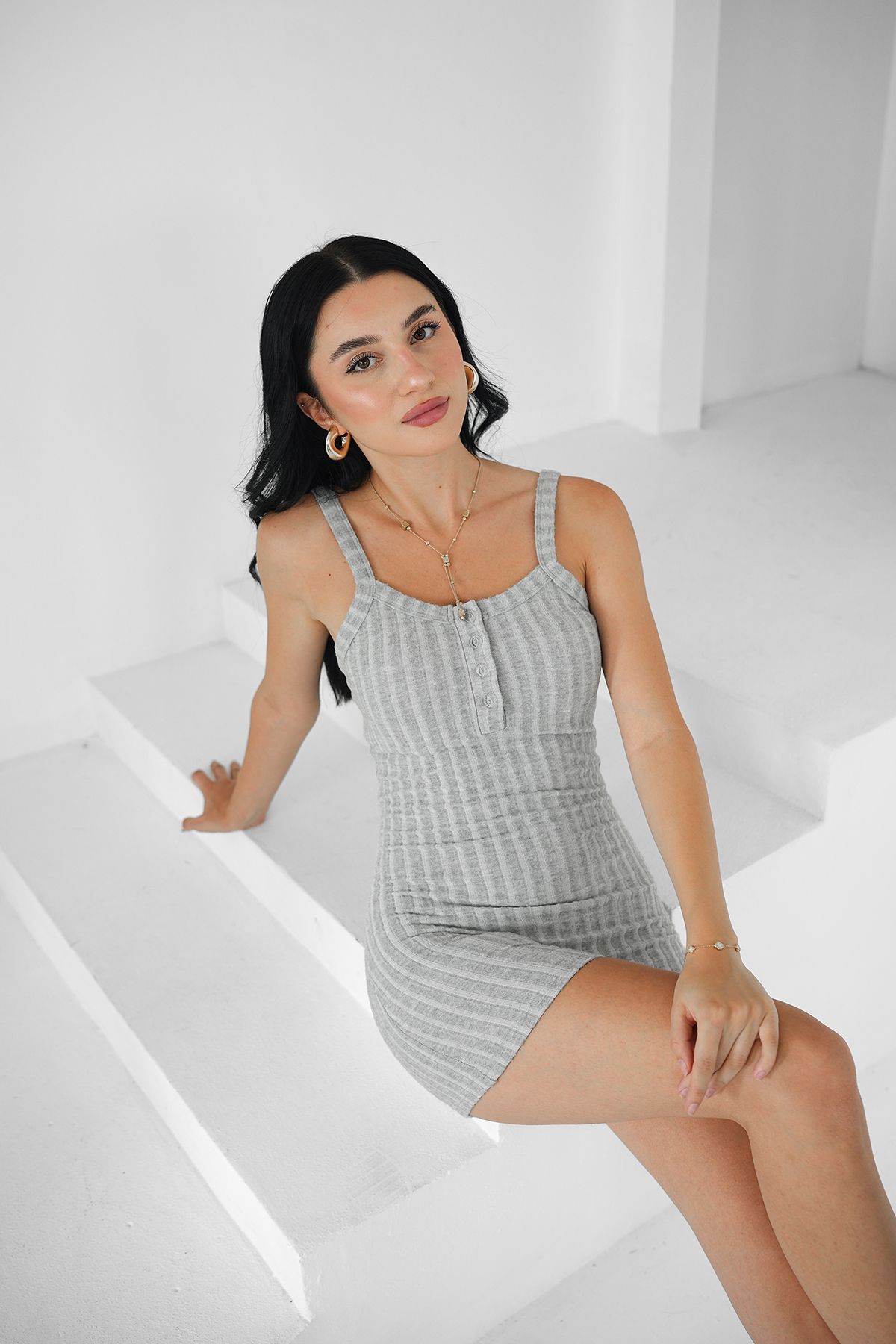 DeChival-Short Jumpsuit with Straps and Button Closure / Textured Furry Fabric 8