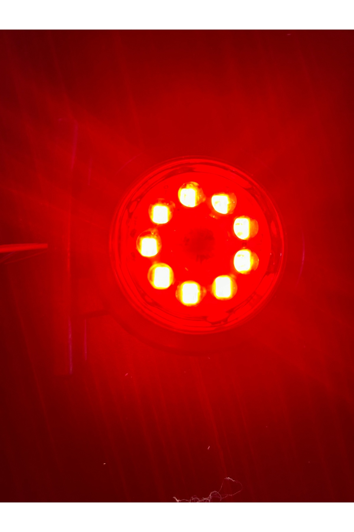KIR OTOMOTİV 18 ledli mercekli takoz kırmızı beyaz 12.24 volt uyumlu