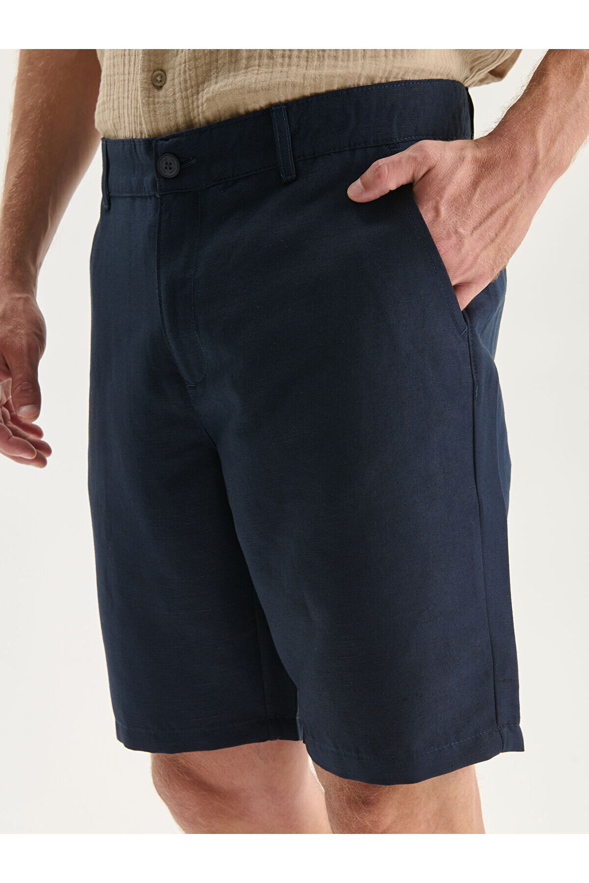 LC Waikiki-Ανδρικό σορτς Standard Mold Linen Blend 4