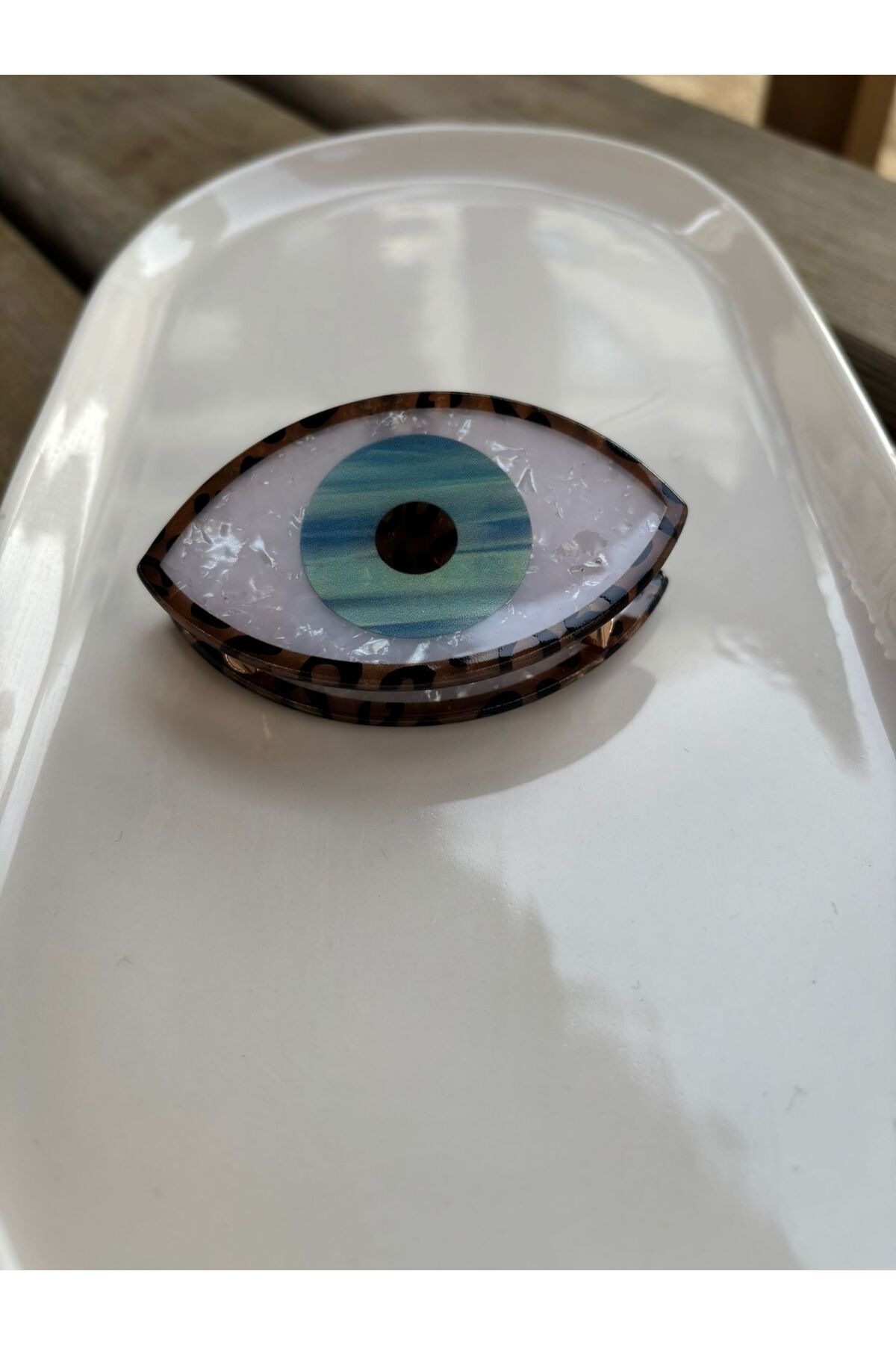 Blotch-Steel Mechanism Evil Eye Eye Pearlescent Bone Peg Buckle 4X7.5 cm 6