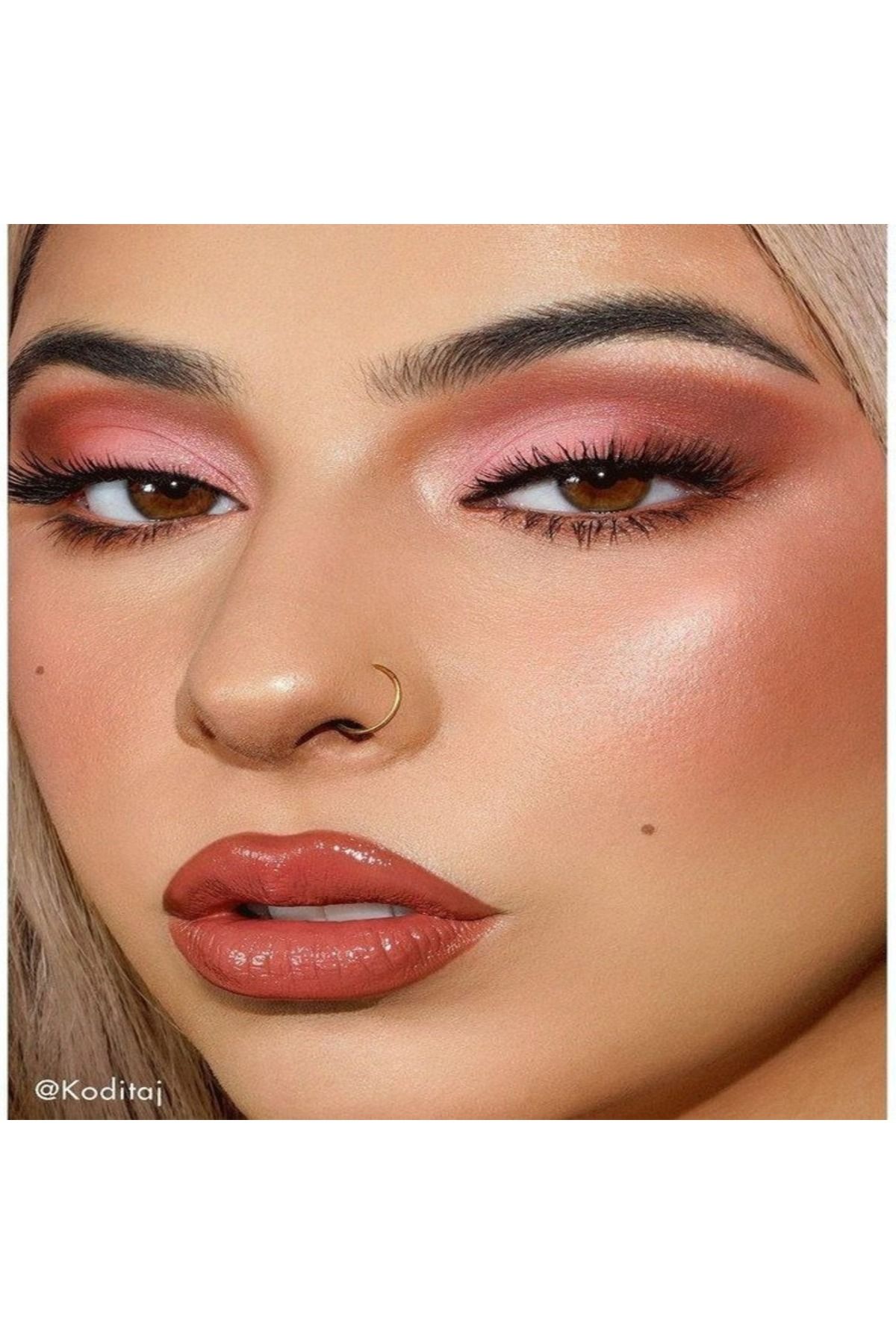 MILANI-Spotlight Face & Eye Strobe Palette 02 Candle Light Multi‑Use Highlighter,Blush &Bronzer Glow 3