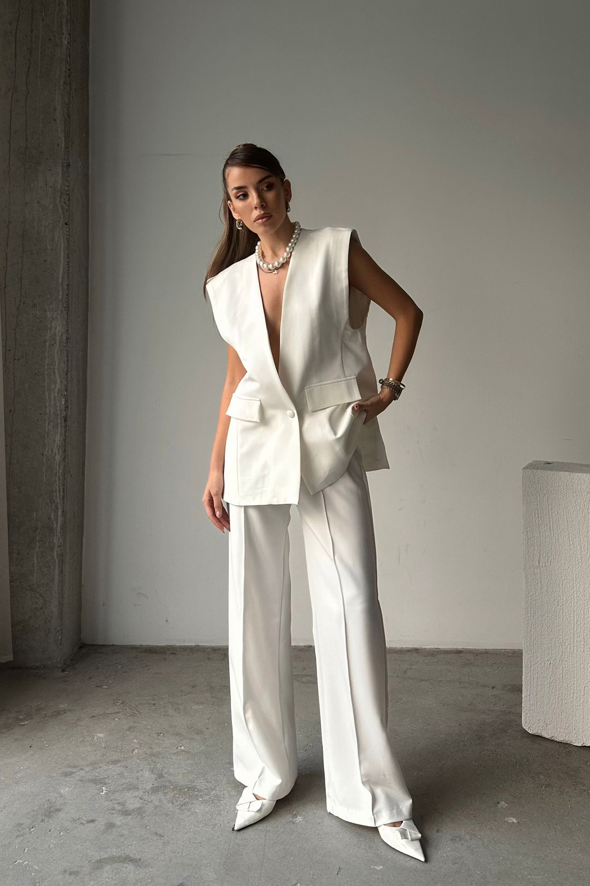VAGGON-Women's White Single Button Pocket Oversize Vest Vs00679 5