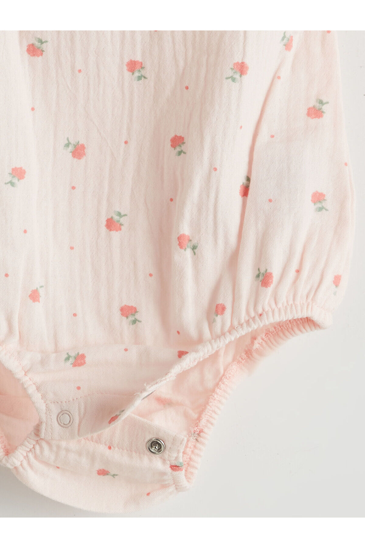 LC Waikiki Nevaa Collection Pembe Çiçekli Çıtçıtlı Body ve Şort 2'li fotoğrafı 6 (önizleme)
