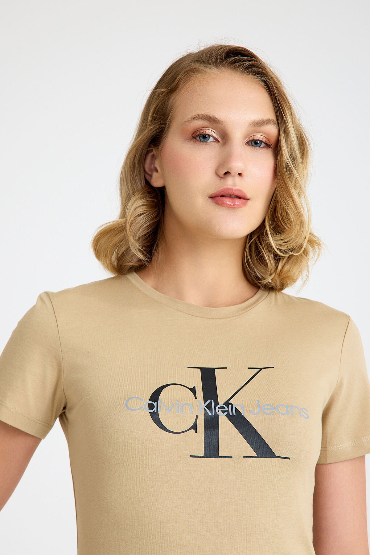تیشرتزنانهCalvin Kleinقهوه ای
