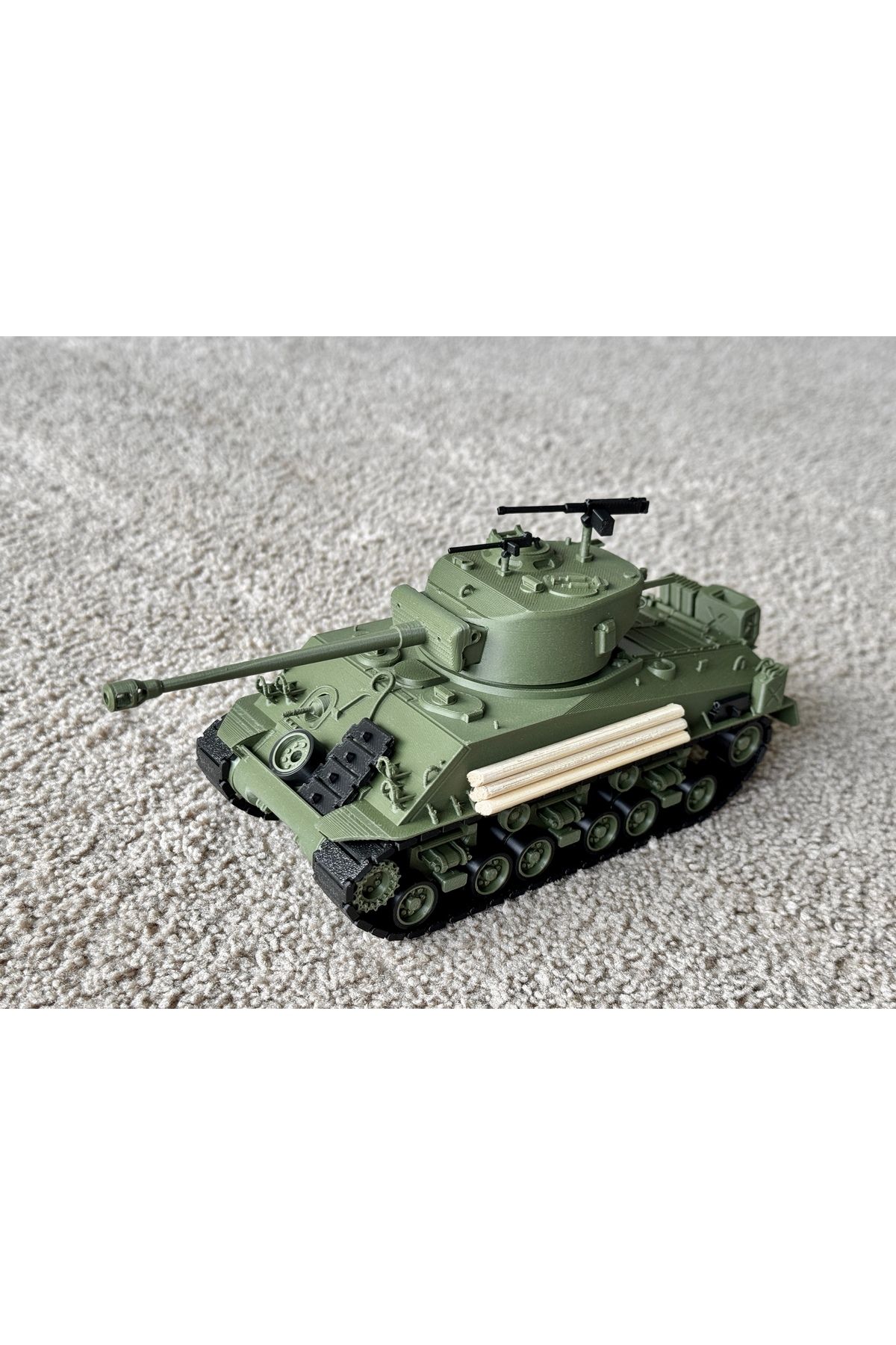 Mekanikcim-M4A3E8 “Fury” Sherman – 1 : 35 Scale Model Kit 3