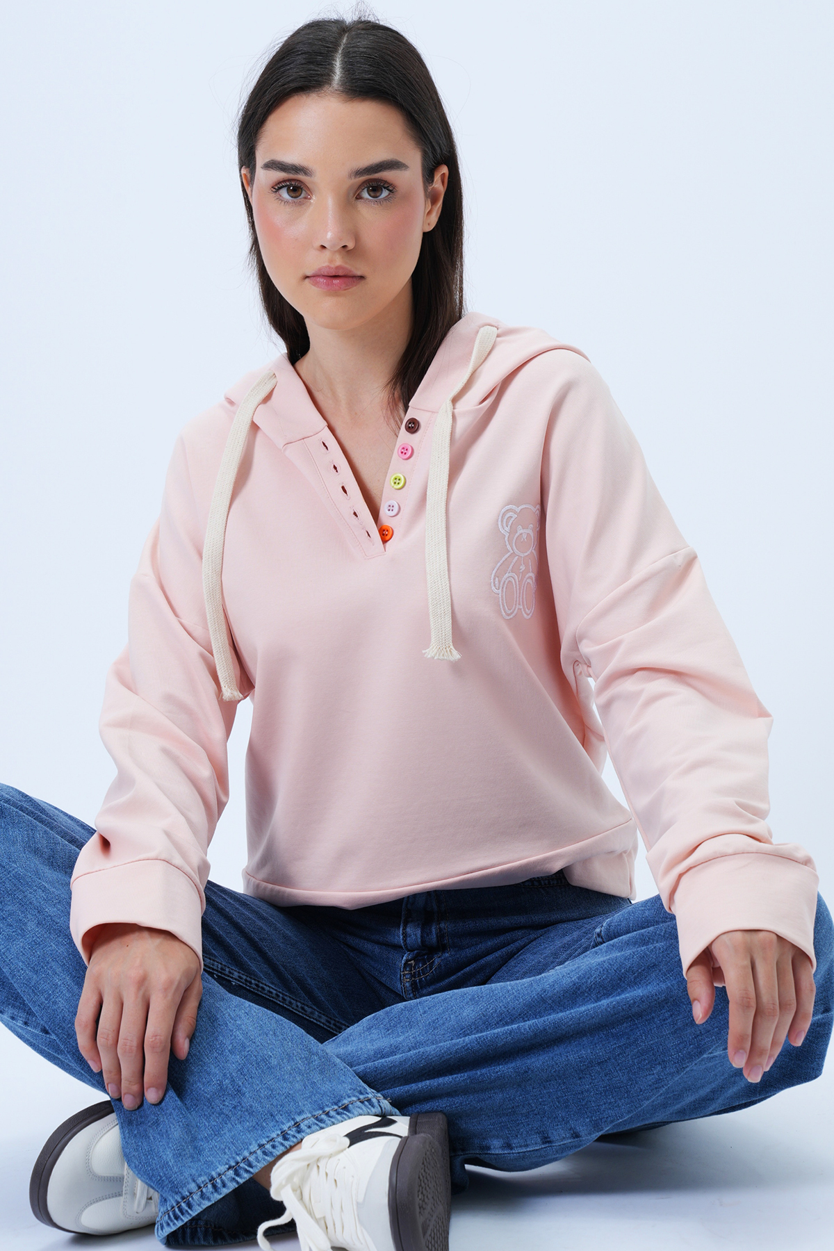 Trend Alaçatı Stili  Kadın Pembe Kapüşonlu Ayıcık Nakışlı Renkli Düğmeli Pamuklu Sweatshırt ALC-X14294 - Görsel 2