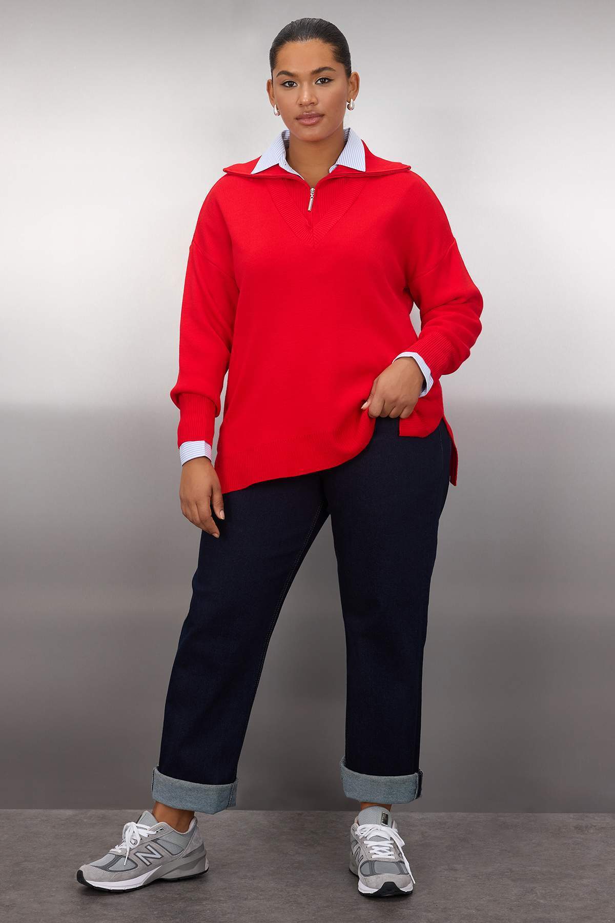 Trendyol Curve Czerwony sweter z dzianiny z kołnierzykiem typu „knit-down” i zamkiem błyskawicznym TBBAW26AN00015